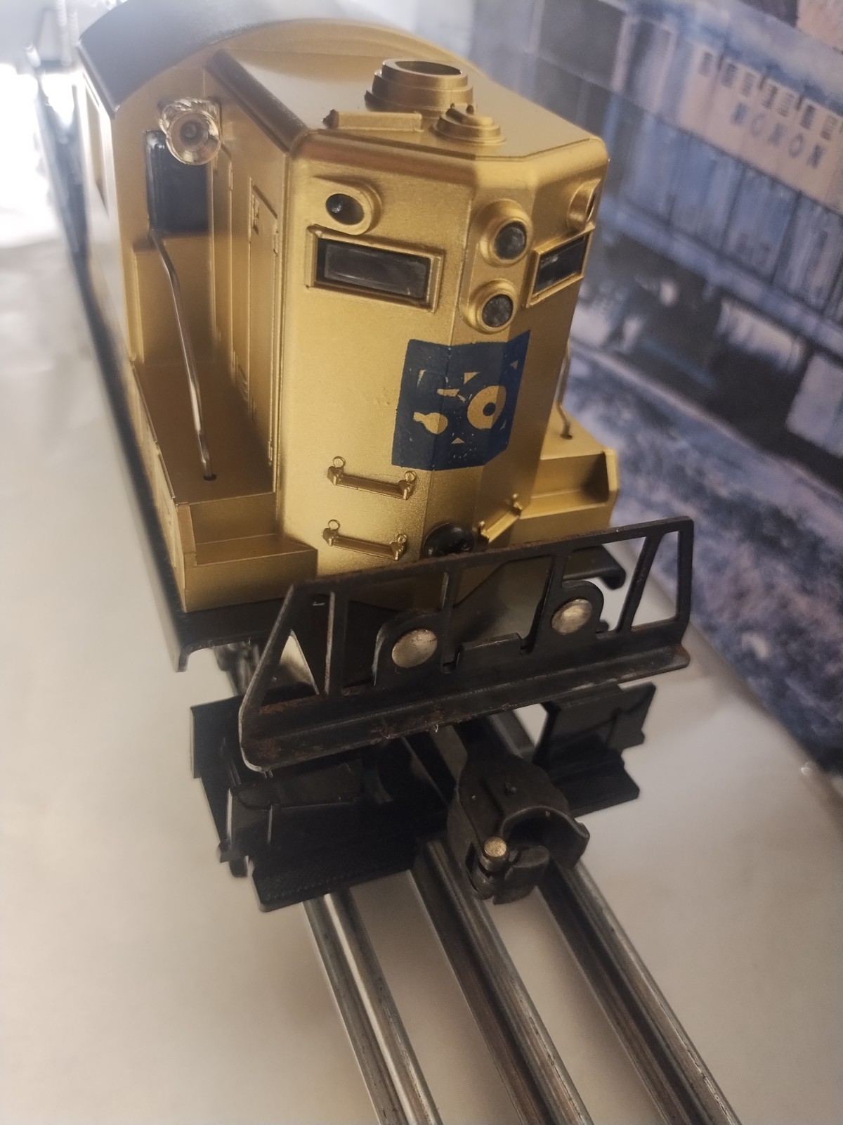 Lionel 6-8359 GM50 Chessie System B&O GP-7 Diesel Locomotive Gold With Box