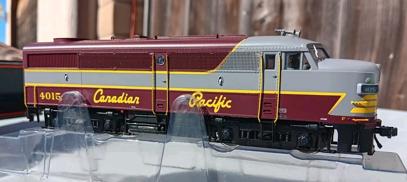 MTH HO Canadian Pacific Alco FA-1 A/B Set Diesel Engine 80-2206-1L Proto 3