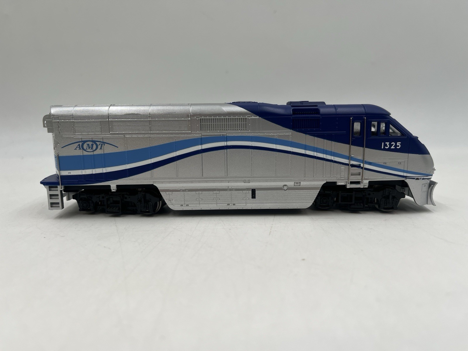 Ho Scale Athearn 2618 AMT F59PHI Powered Locomotive 1325
