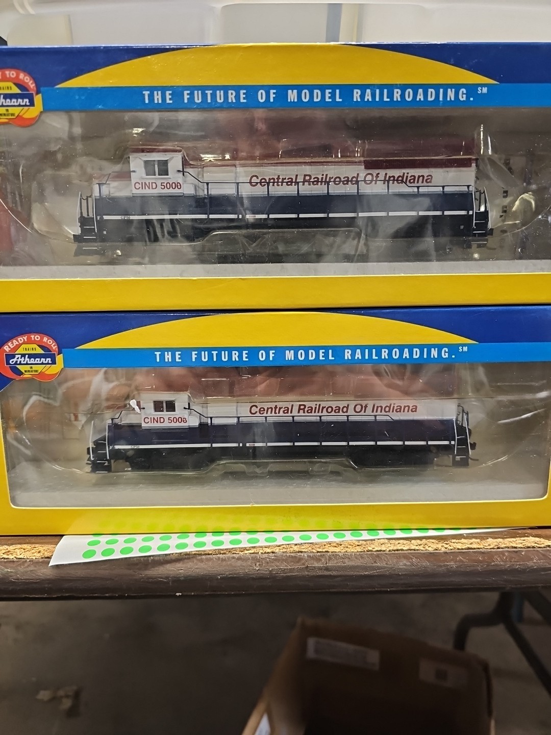 athearn ho scale Rare GP50 phase 1 Central Railroad Of Indiana #5000+5008 Set