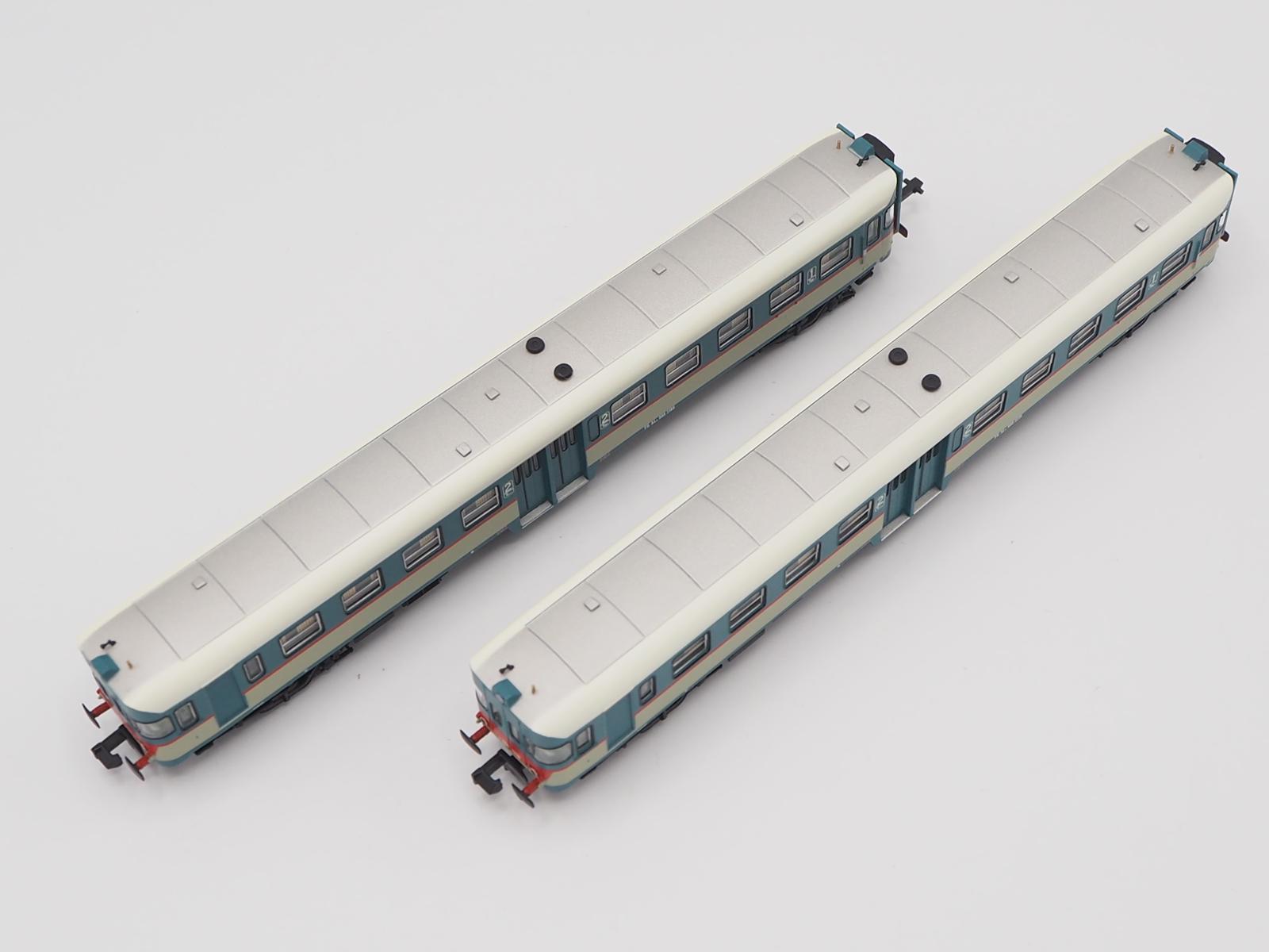 Arnold HN2569 Scale N Diesel Railcars ALn 668 Blue/Beige Livery Era IV