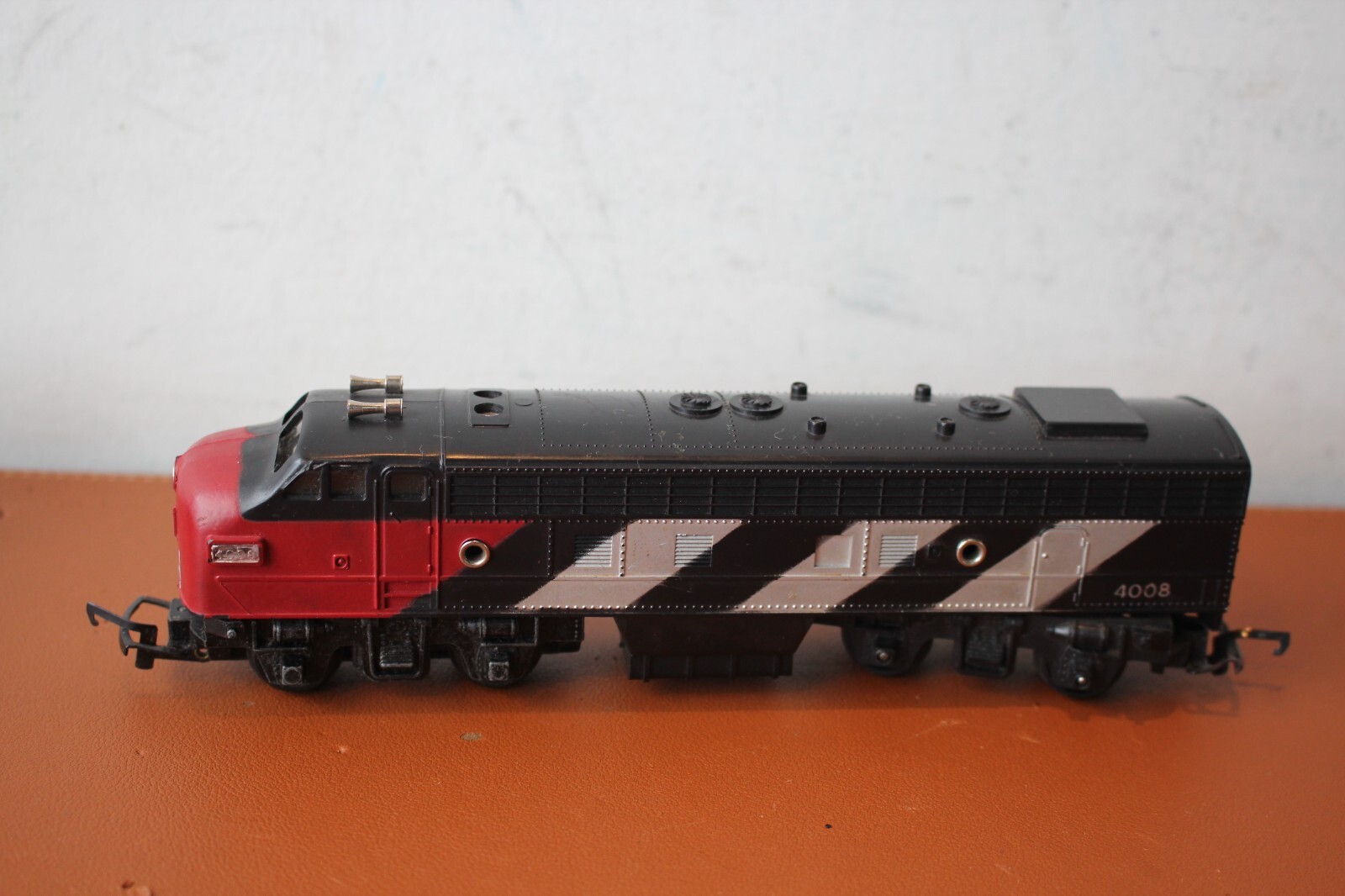 Tri-ang HO CN 4008 Diesel Locomotive w/Hopper Car, Caboose & Car Transporter