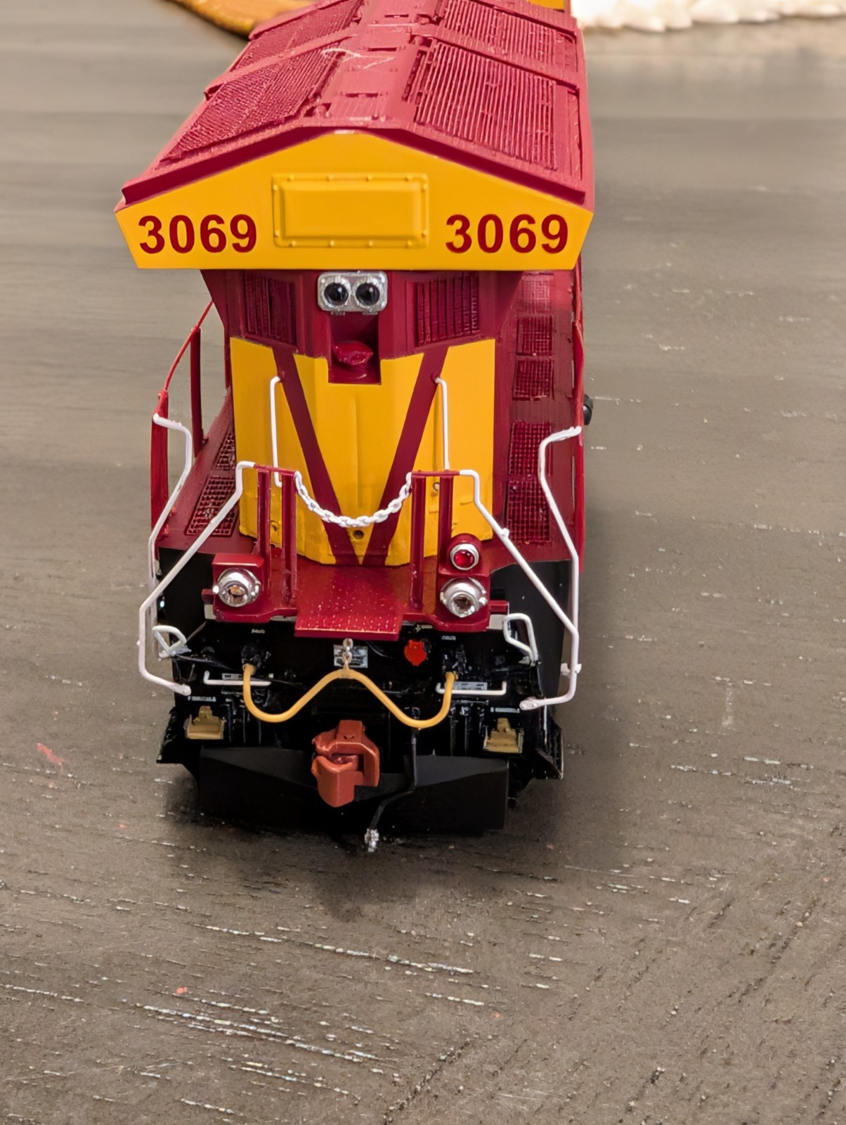 ScaleTrains Wisconsin Central ET44AC DCC & Sound Slightly Used HO