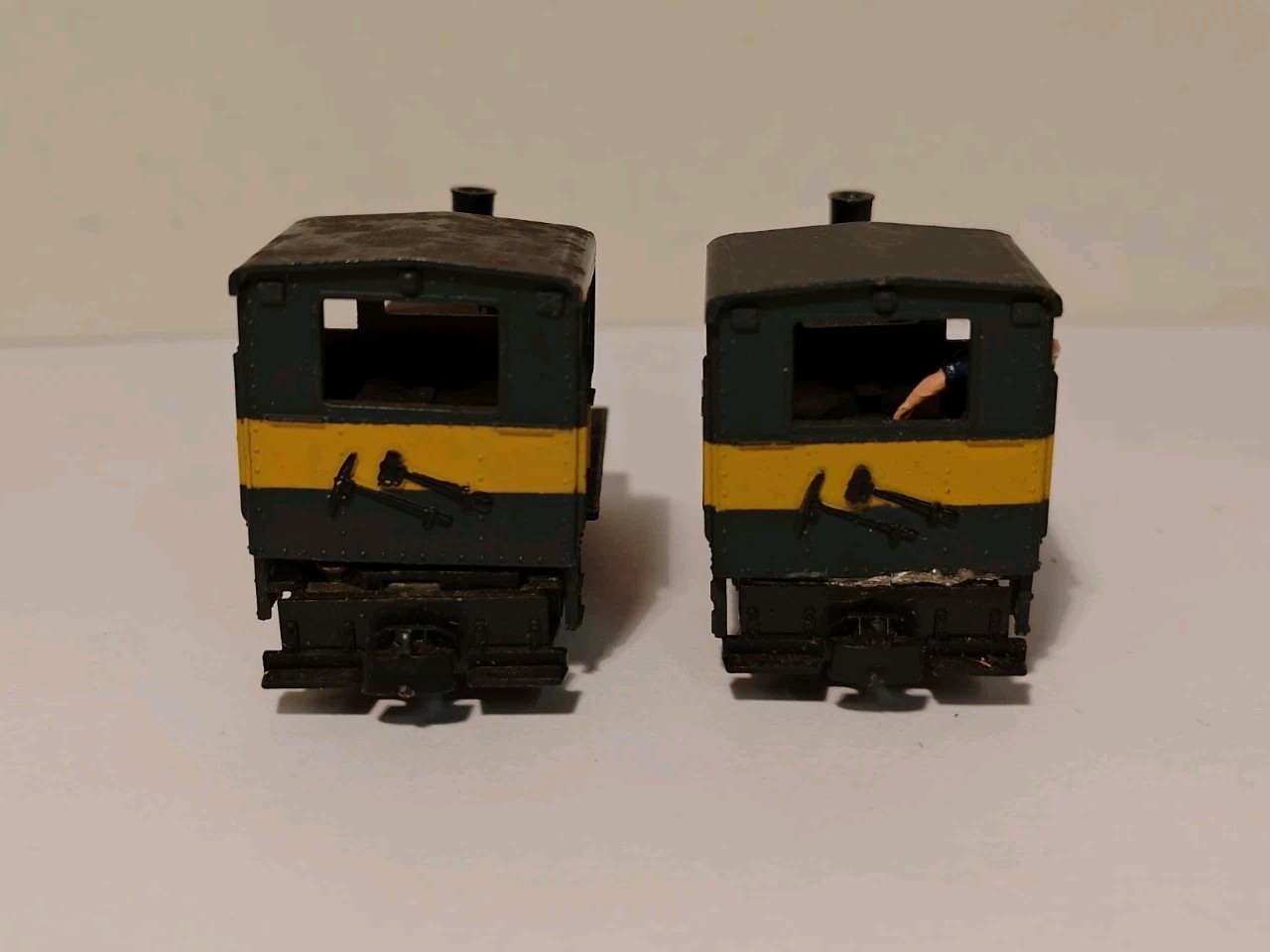 AHM HOn30 Minitrains Plymouth Narrow Gauge Diesel Switcher Locomotive Set Of 2