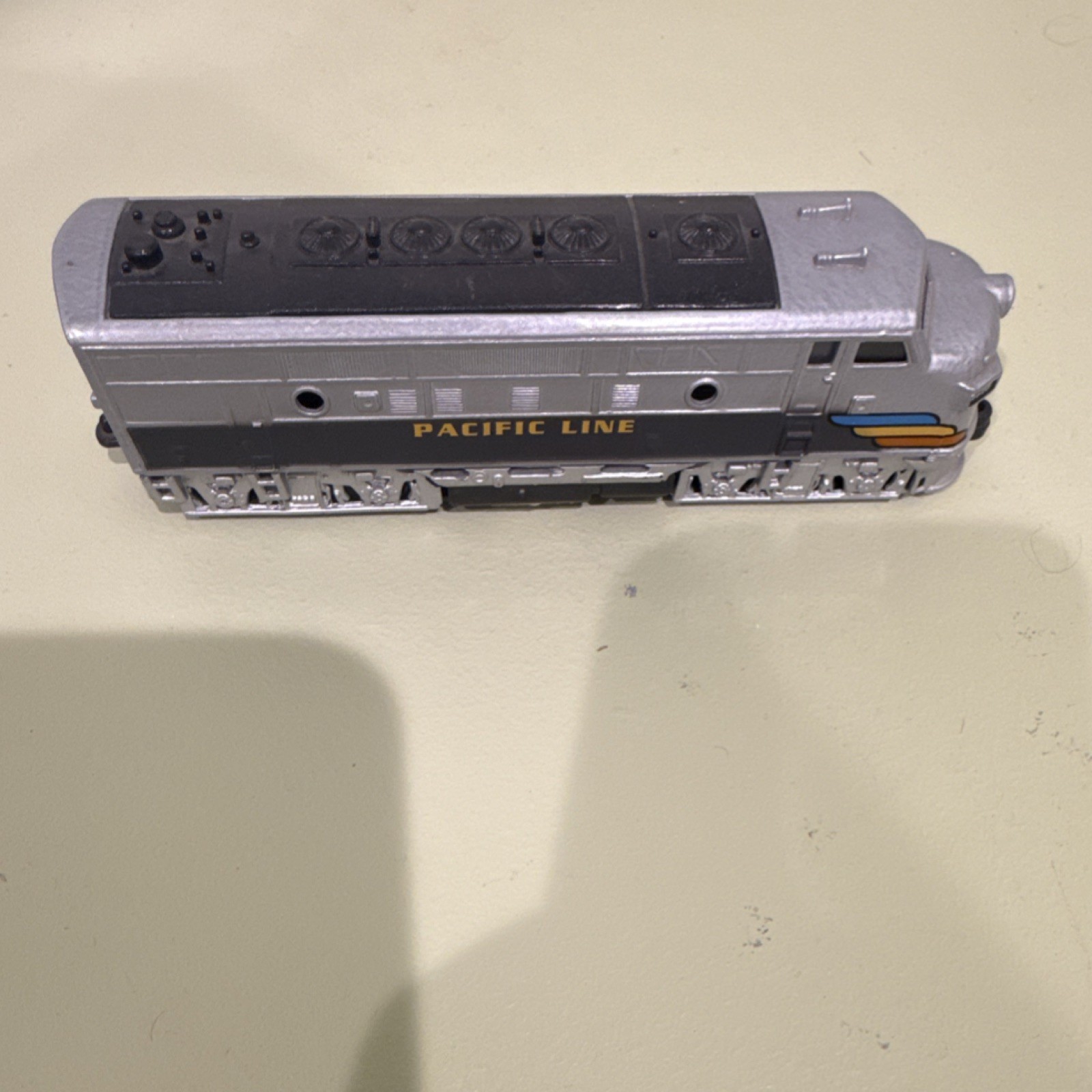 Poteshin HO Diesel Locomotive Pacific Line Silver Black Plastic 1:87 Model