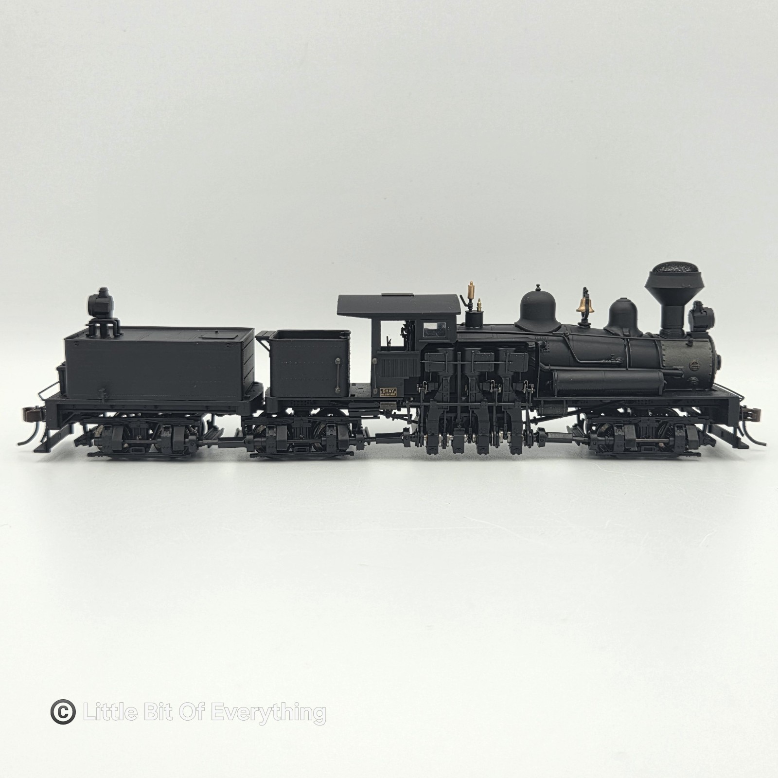 Bachmann Spectrum 80-Ton Three Truck Shay Locomotive Unlettered (Wood Cab) 81901