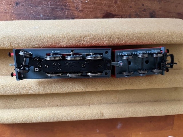 DCC FITTED Bachmann Thomas & Friends – James The Red Engine With Moving Eyes