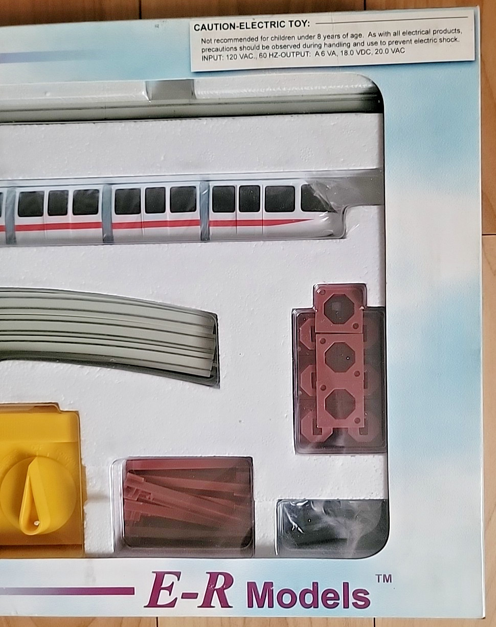 E-R Models Monorail RED Stripe #4901 HO Scale – Complete NEW READ