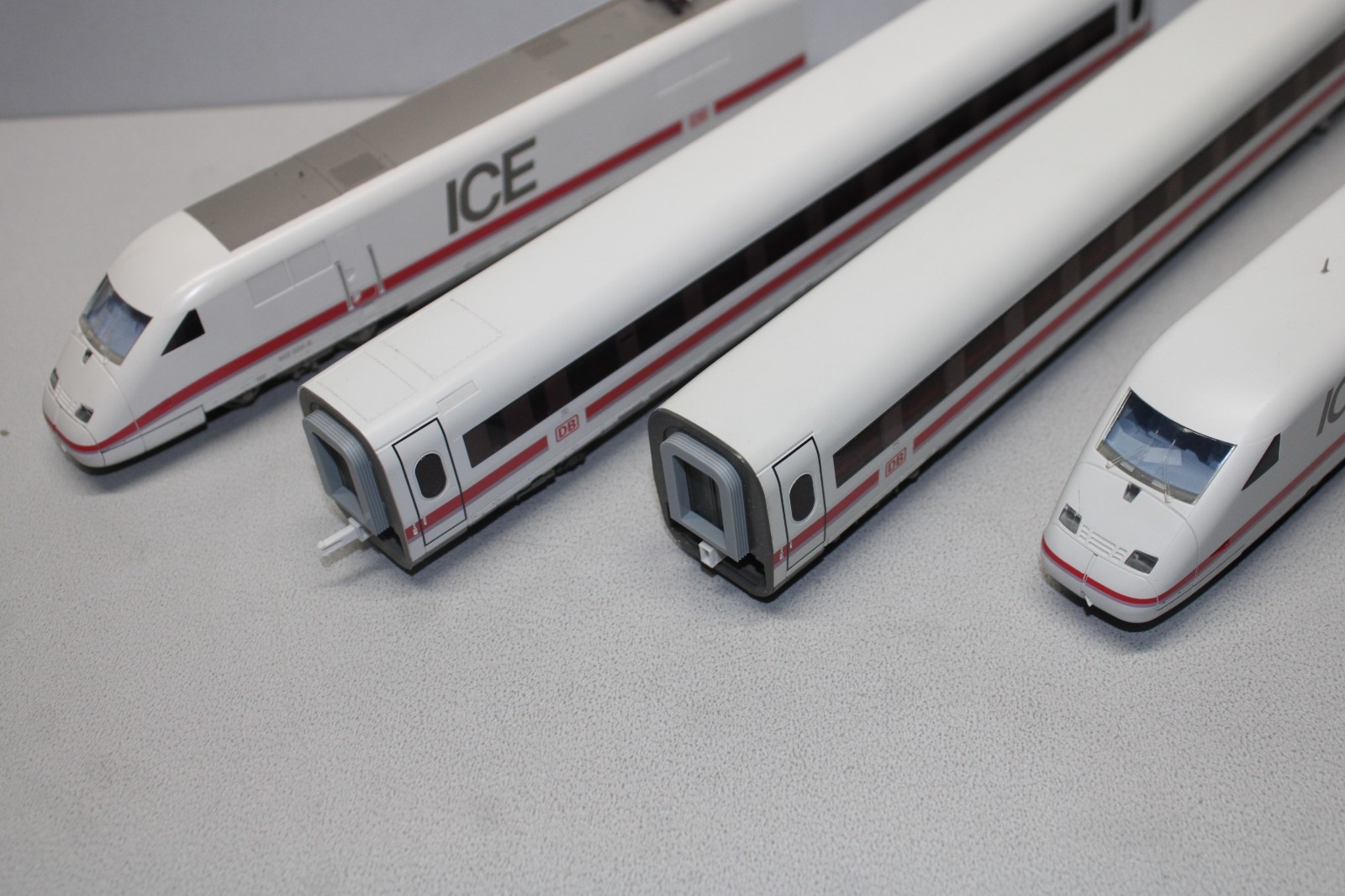 Märklin Delta Digital Electric Train ICE Class 402 4-Piece H0