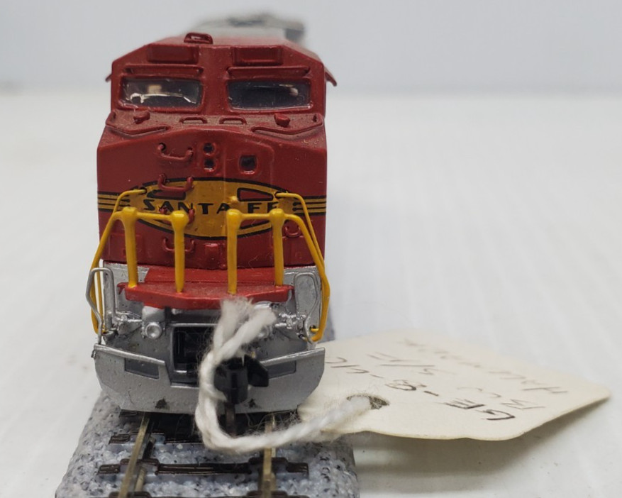 Hallmark Brass Santa Fe GE Dash 8-40 BW