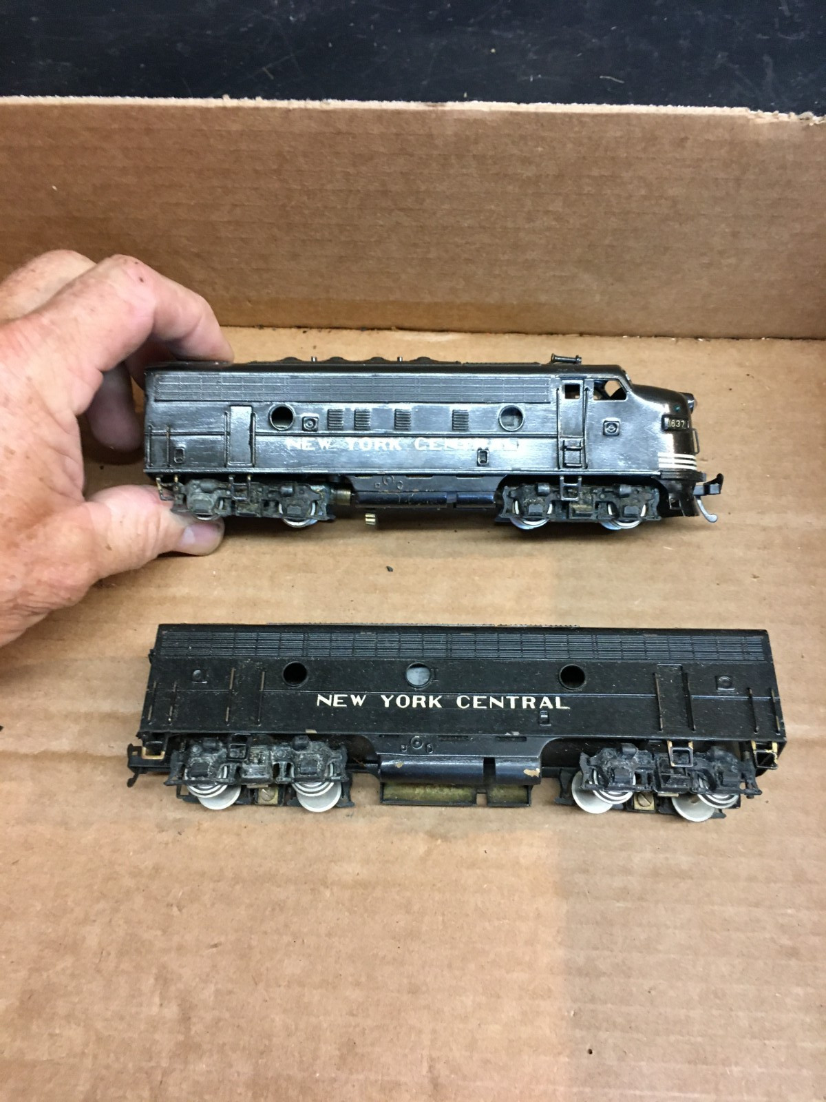Vtg HO g Japan Tenshodo’s Stream Line New York Central Deisel Locomotive and Car