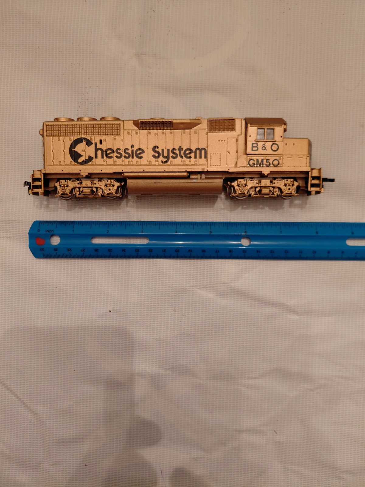 HO Athearn 89761 Chessie B&O GP40-2 GM50 Gold DC Missing Rails Horn Numbers