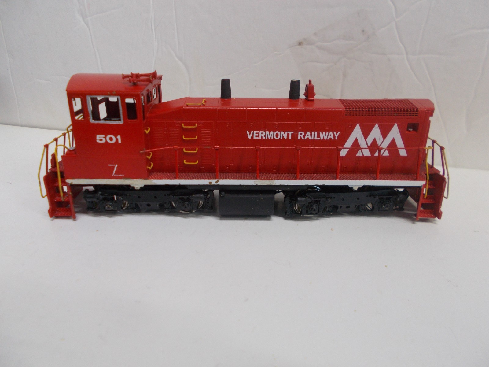 ALCO # 151~ BRASS ~ VERMONT RAILWAY SW-1500 LOCOMOTIVE # 501 ~RUNS GOOD~HO SCALE