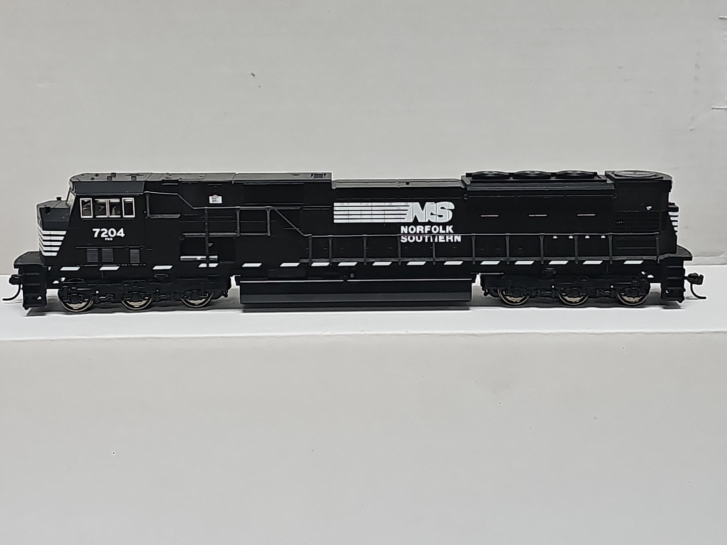HO KATO 37-6346 EMD SD80MAC NORFOLK SOUTHERN NS # 7204 Read.