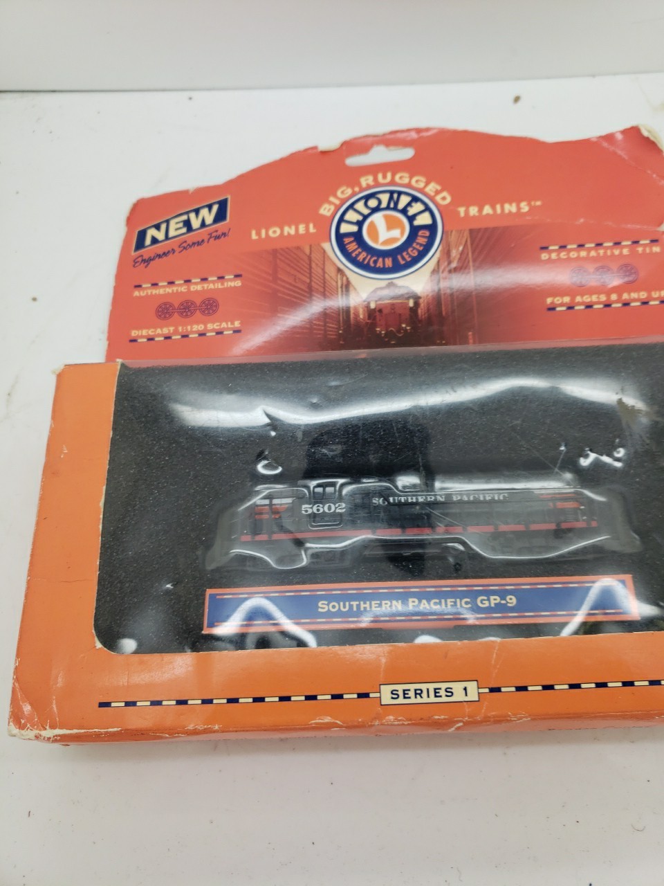 Lionel Big Rugged Trains Southern Pacific GP-9 Series – NEW Rough Box