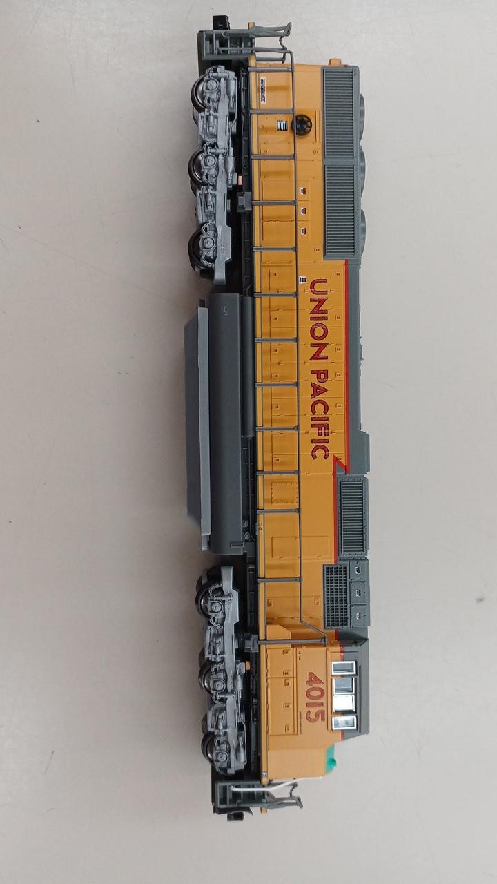 KATO 176-4015 EMD SD70M UP