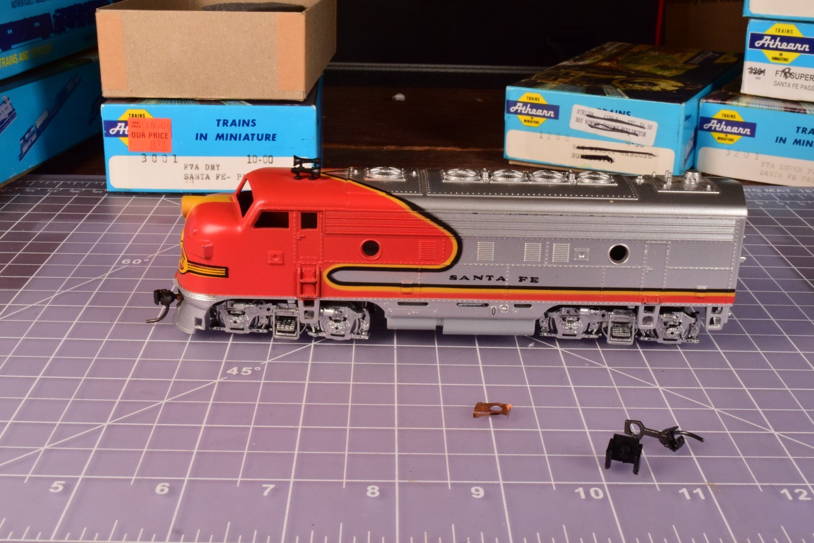 near TrkRdy 16.9 oz Good Working Condition Athearn F7A Super Power Santa Fe 2nd1