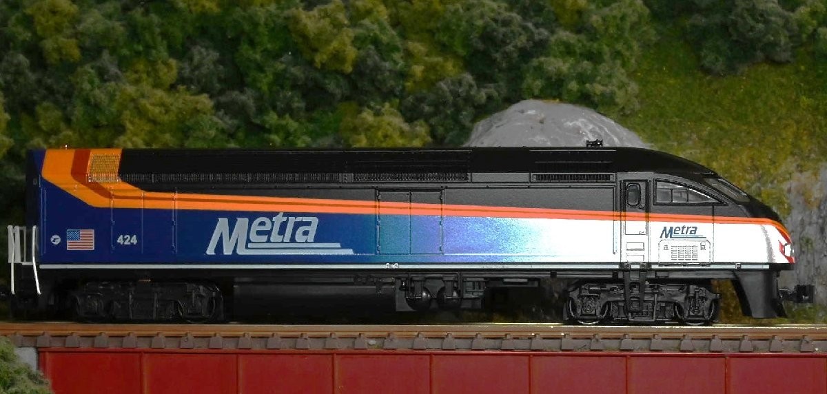 KATO N Scale 176-6124 Chicago METRA MP36PH #424 Diesel Locomotive Model
