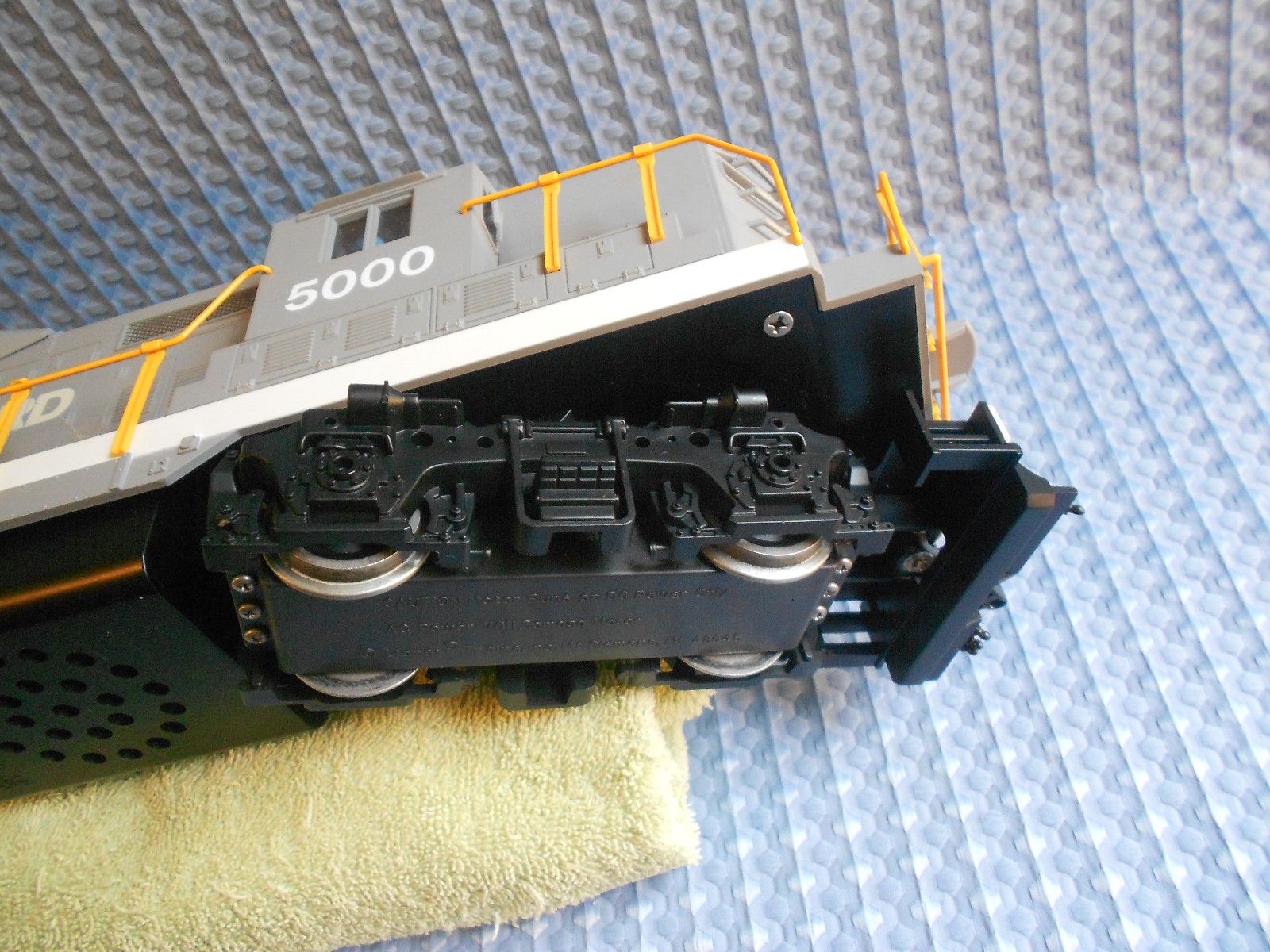 LIONEL 8-85000 G Scale SEABOARD SYSTEM GP-9 DIESEL LOCOMOTIVE LIONEL 8-85000