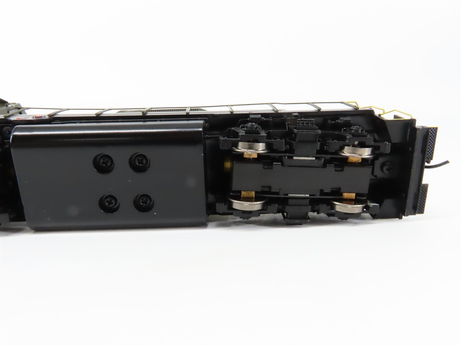 HO Scale Athearn 91765 SAL Seaboard Air Line EMD GP35 Diesel #539 – DCC Ready