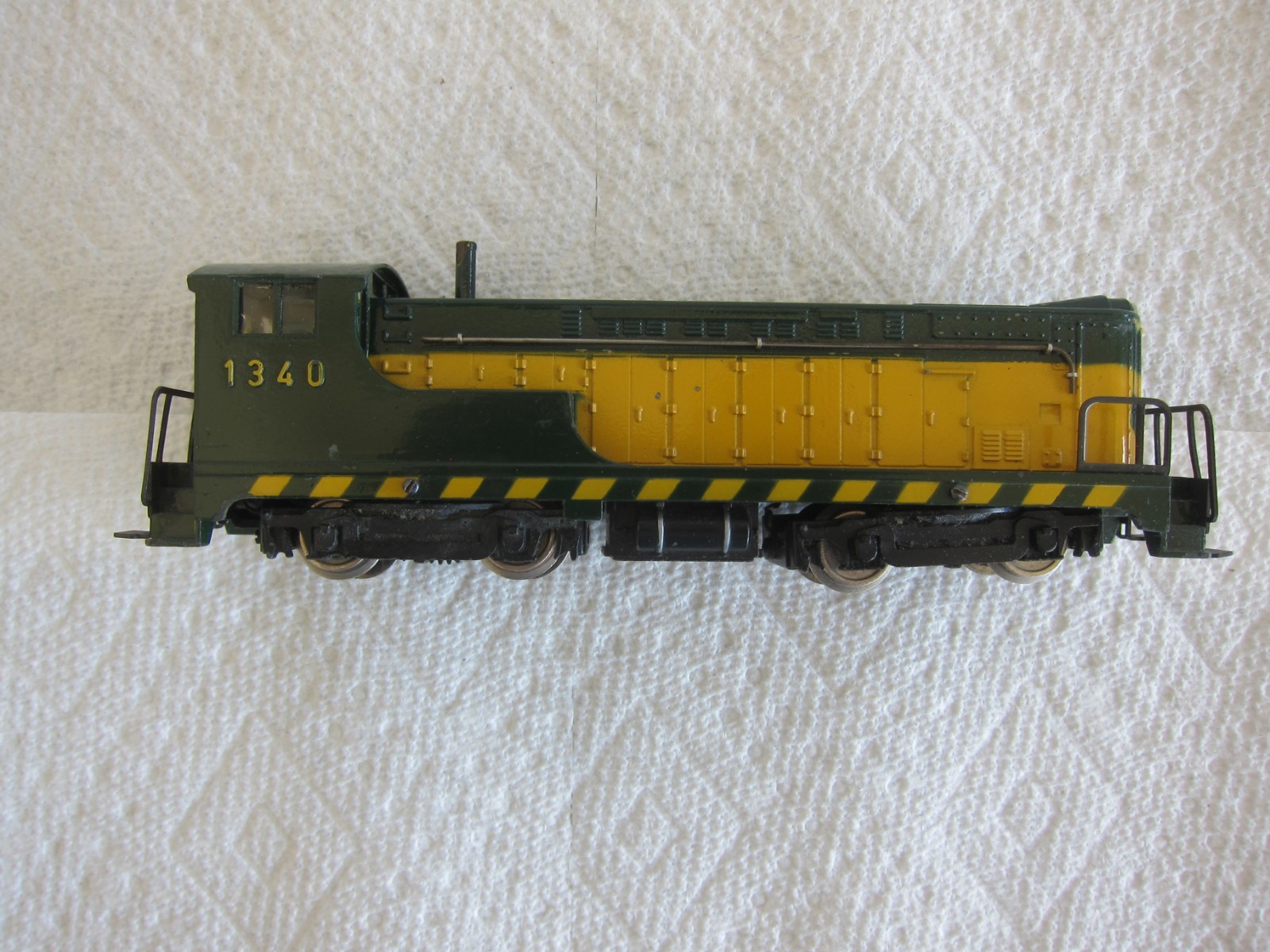 FLEISCHMANN HO No. 1340 BALDWIN VO-660 in C&NW COLORS-RUNS GREAT-NO COUPLERS!