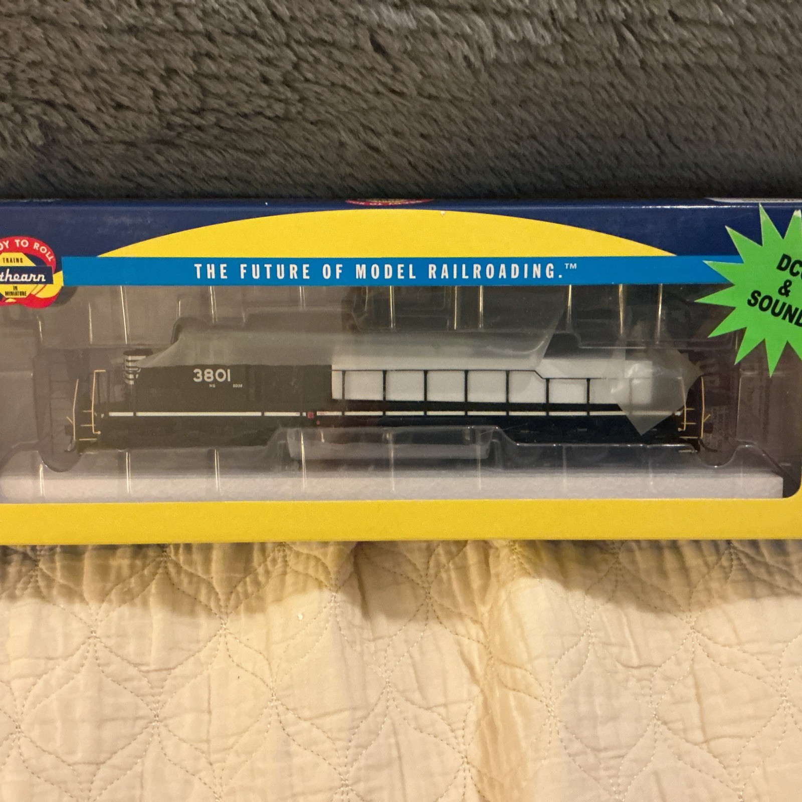 Athearn HO SD38 – Norfolk Southern NS #3801 – DCC & Sound Equipped
