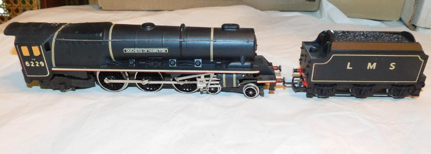 G&R Wrenn Ltd. OO/HO Gauge Duchess of Hamilton 4-6-2 Steam Locomotive & Tender