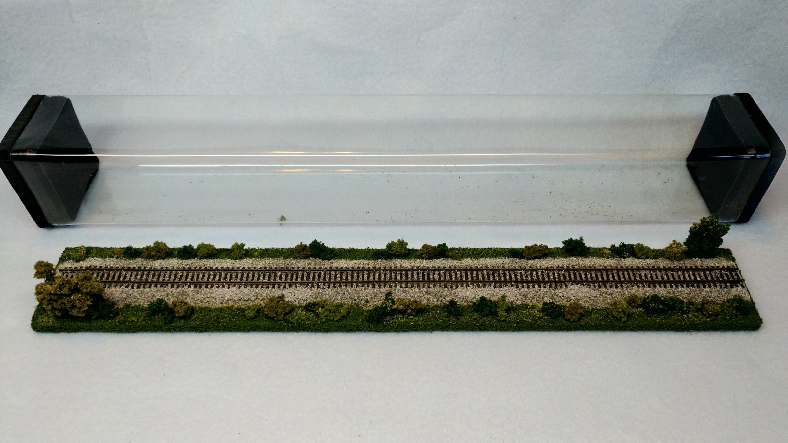 Z SCALE 14″ DISPLAY TUBE – “SUMMER SCENE” – FOR ANY Z LOCOS AND CARS