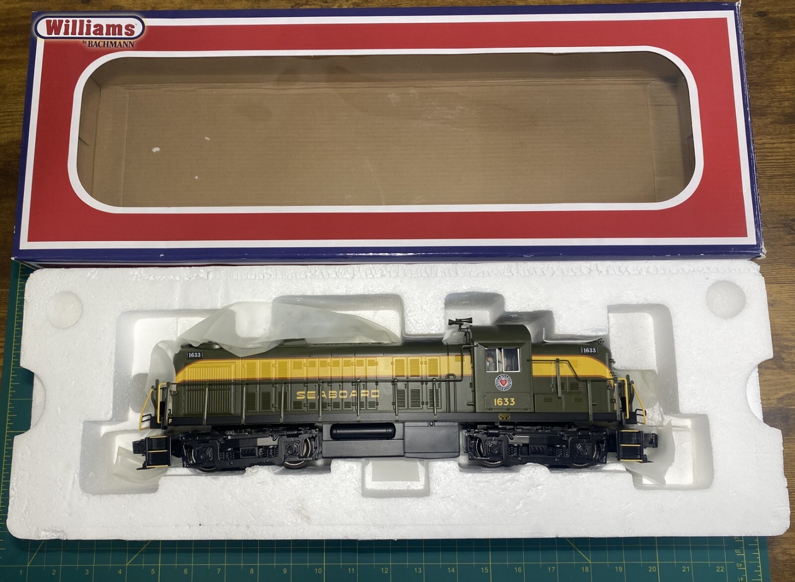Williams 23004 O Seaboard Air Line ALCO RS3 3-Rail Diesel Locomotive #1633