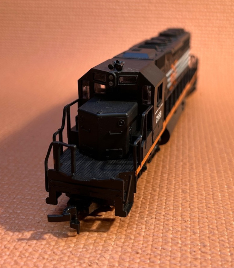 New Haven HO Diesel Locomotive/Loco 2558 Black Orange White, 632 bin4 WORKs NICE