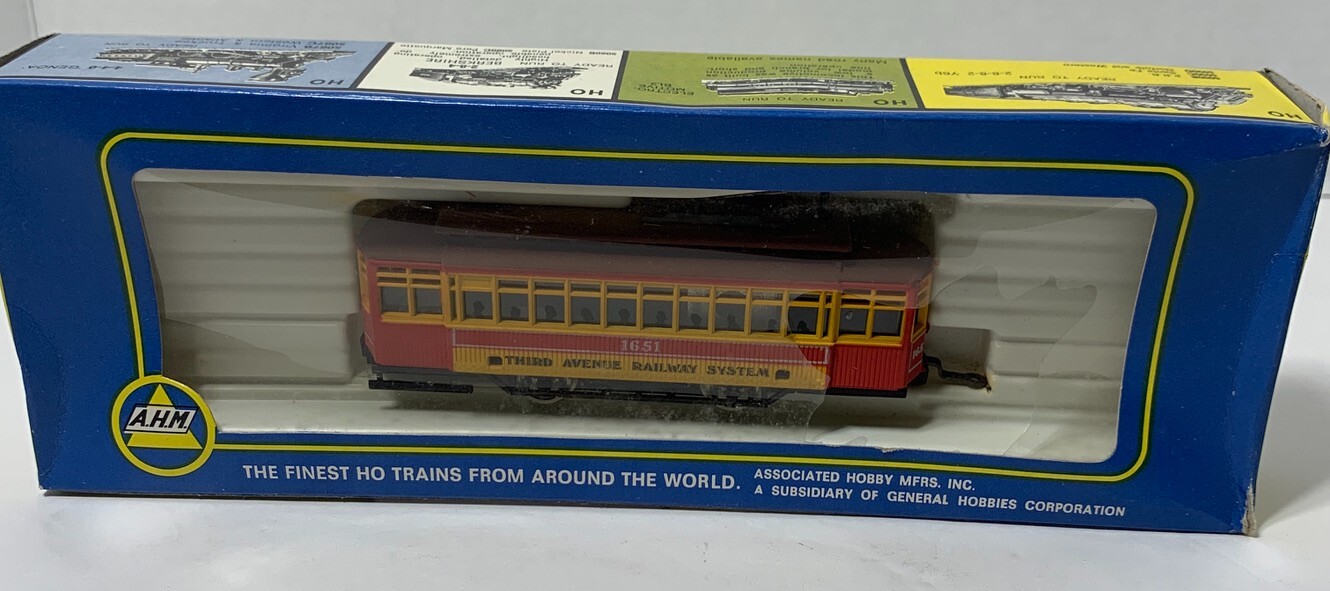 AHM HO Scale Third Avenue Railway System 1651 Brill Trolley 5301G Electric Train