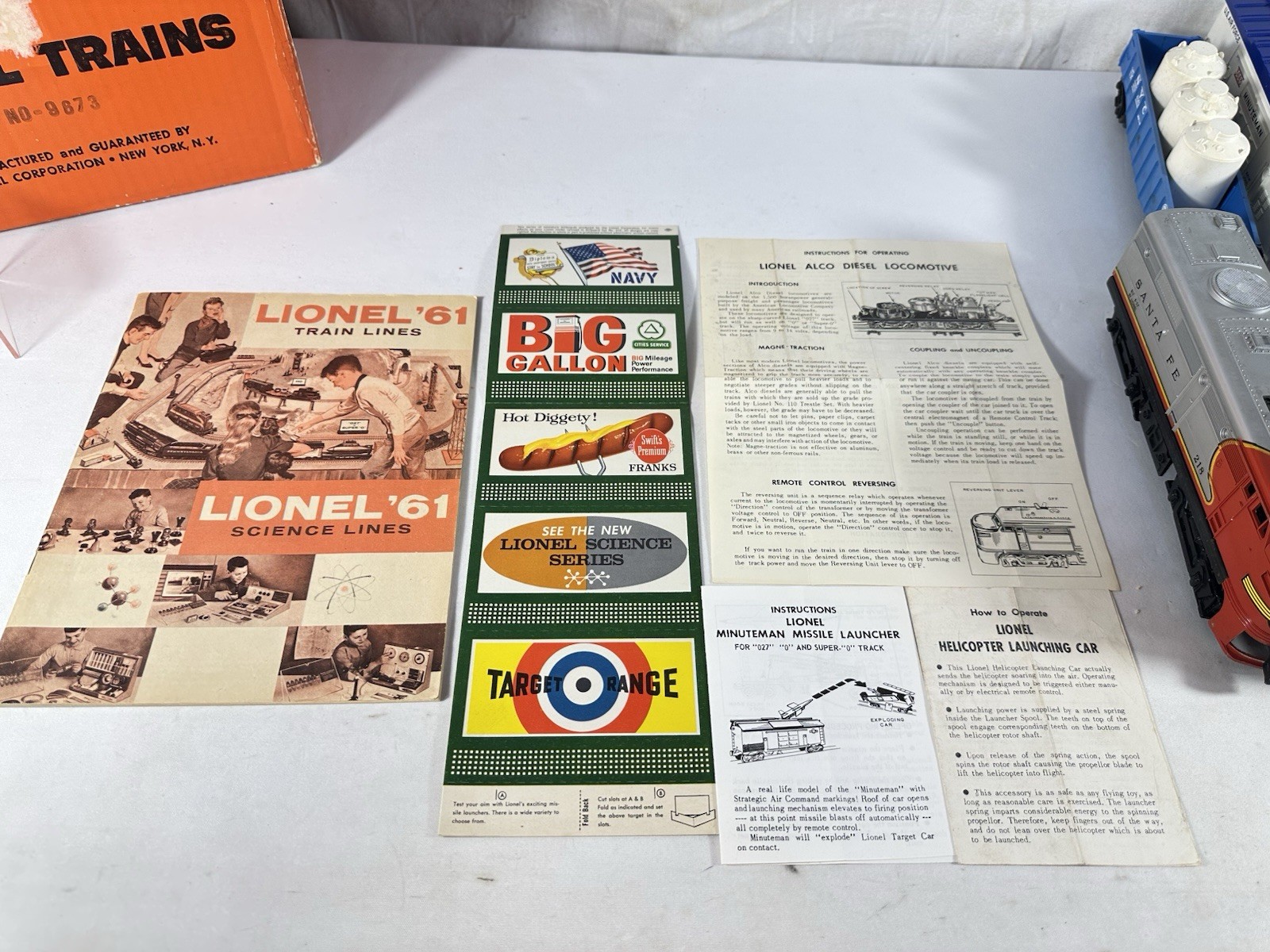 Beautiful Lionel Original Postwar BOXED Santa Fe Sears Promotional Set #9673!