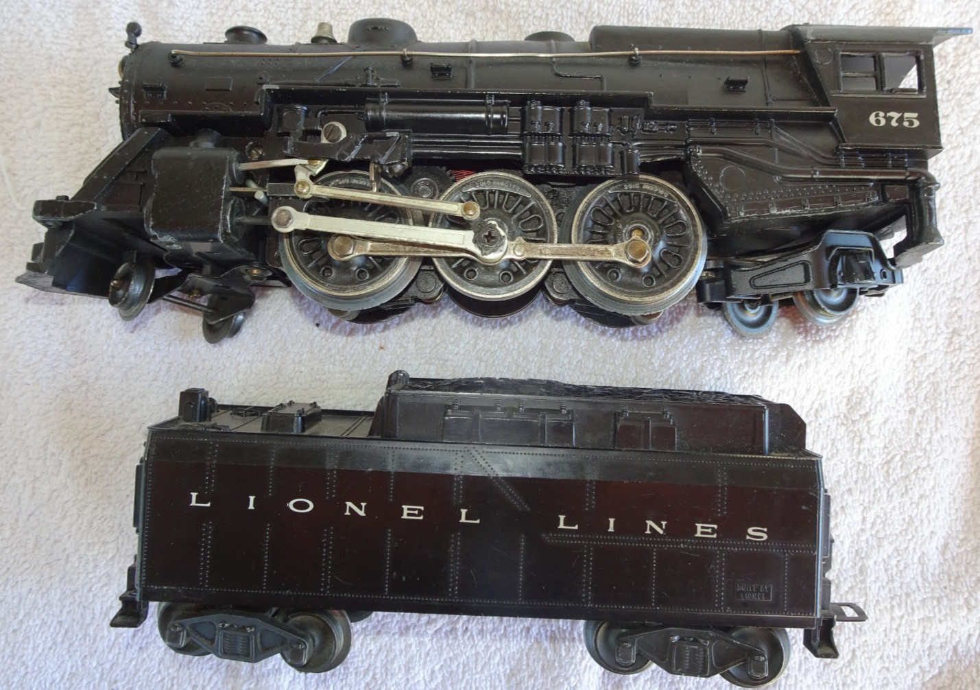 Lionel Postwar O Gauge 2-6-2 Steam Locomotive 675 w/6026W Tender