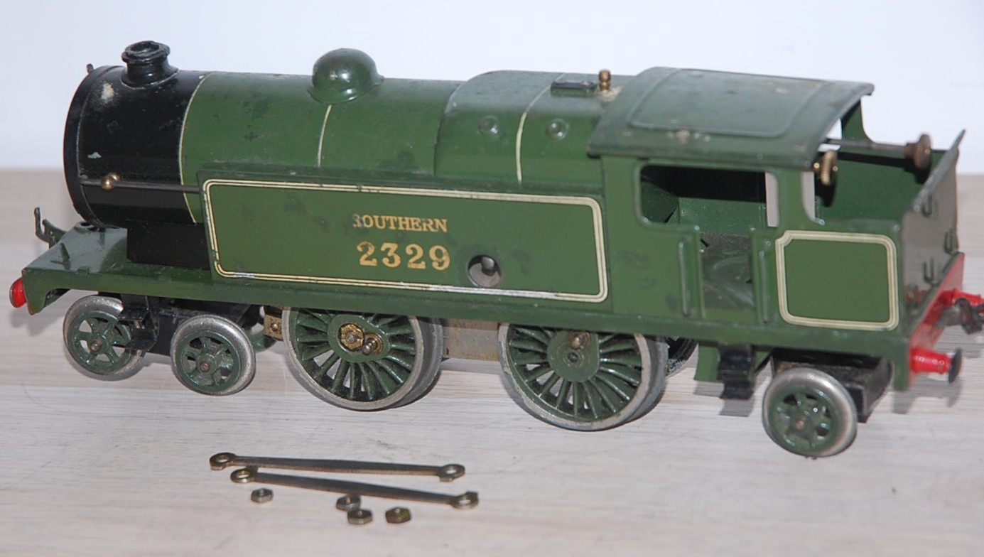 HORNBY O GAUGE CLOCKWORK No 2 SPECIAL TANK LOCOMOTIVE IN GREEN S R LIVERY