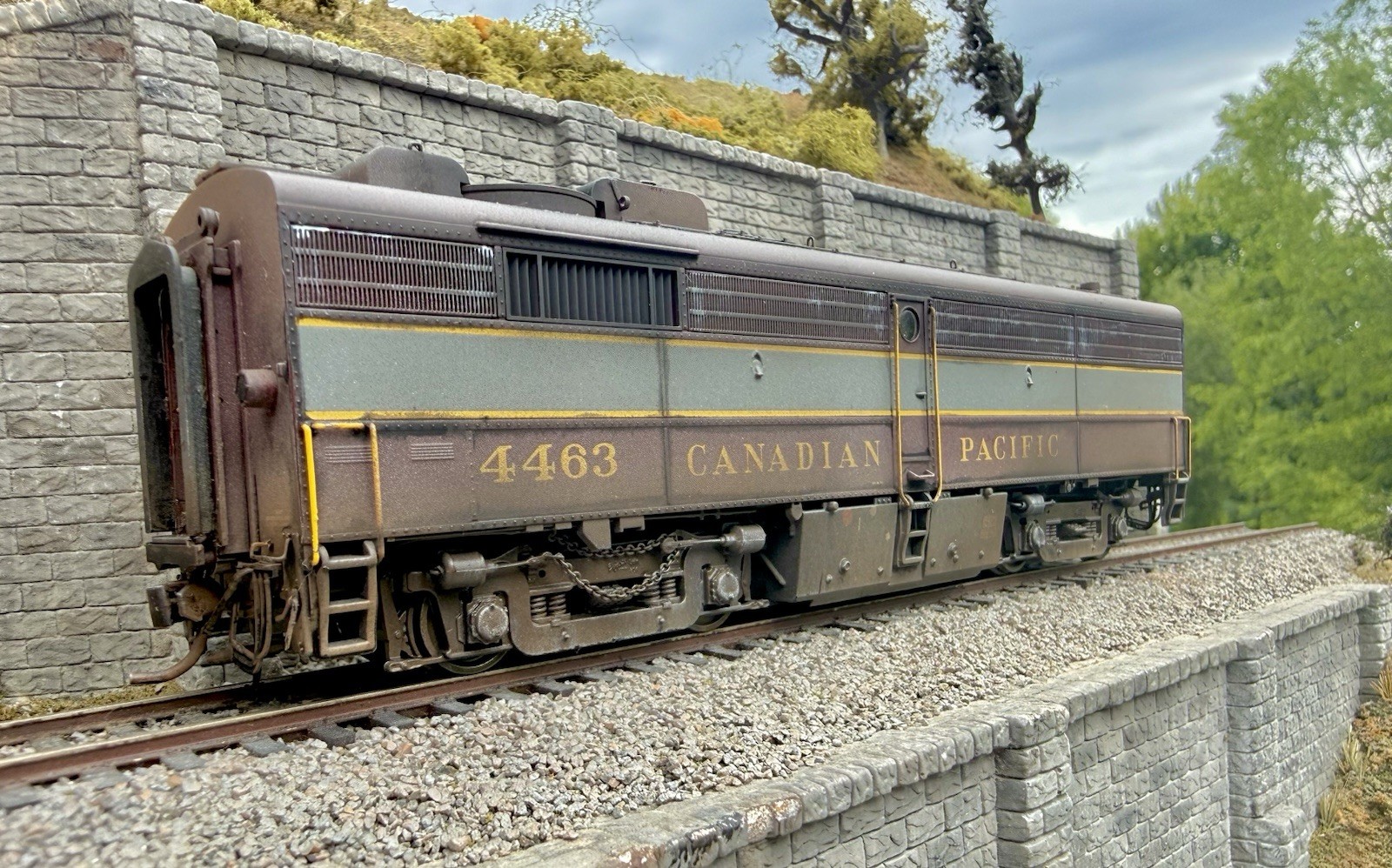 HO Scale Rapido CP ALCo PA-1 and PB-1 Diesel Locomotives DCC/Sound/weathered