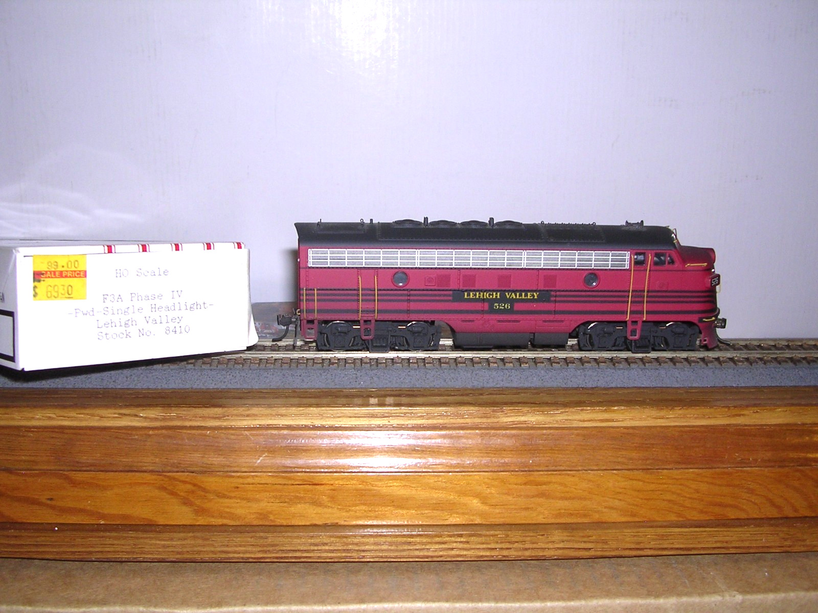 STEWART #8410 & 11 L.V.EMD F-3A & B Phase IV Diesel Locos #526 & #527 H.O. 1:87