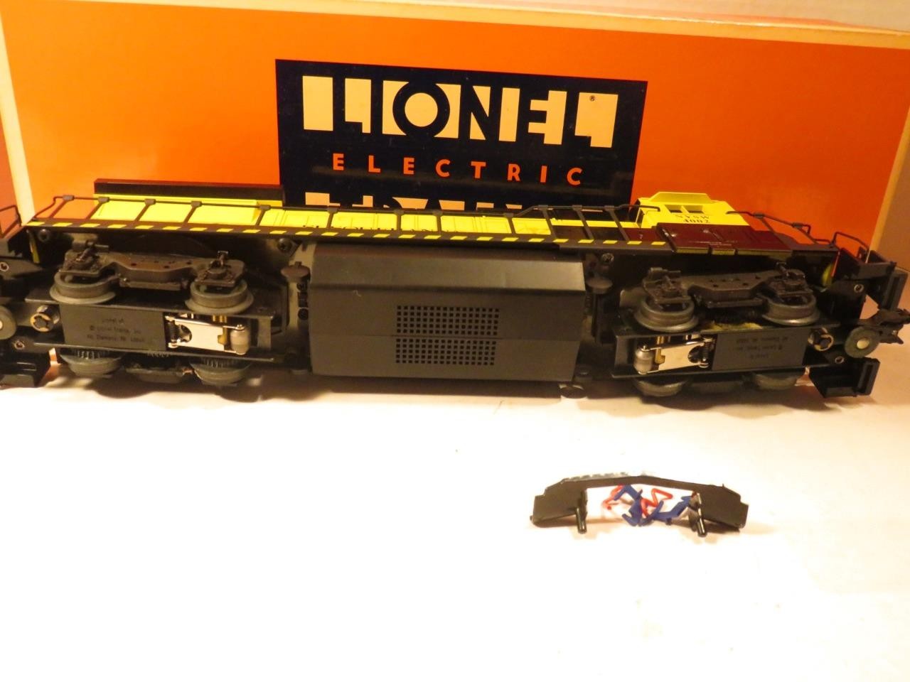 MPC LIONEL- 18211 SUSQUEHANNA DASH 8-40B DIESEL- RUNS FINE- EXC.- BXD- H!