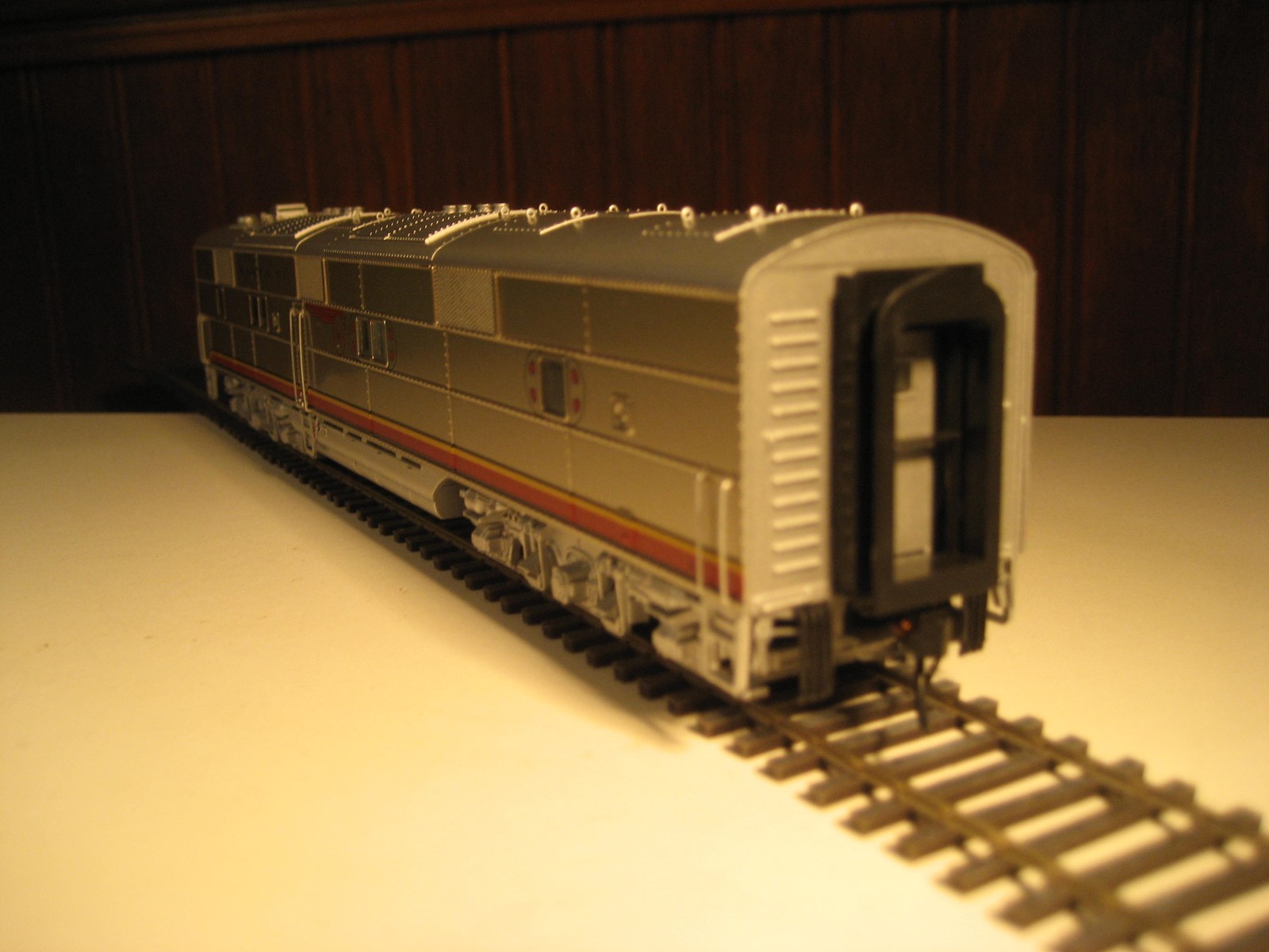 Broadway Ltd. HO #5396 EMD E6B Atchison, Topeka & Santa Fe Warbonnet AT&SF #12A