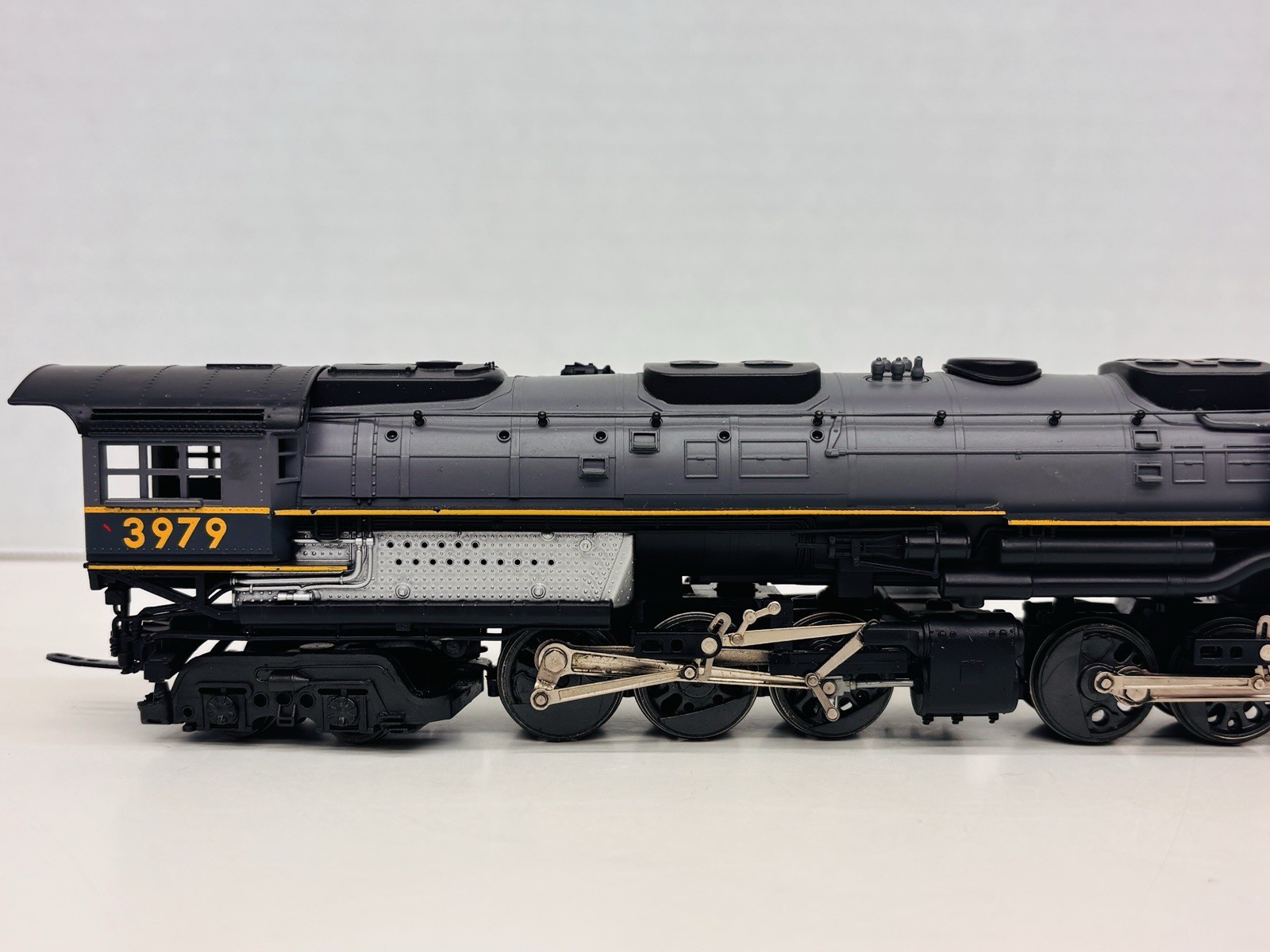 Rivarossi HO Union Pacific 4-6-6-4 Challenger Steam Locomotive 1592 Runs