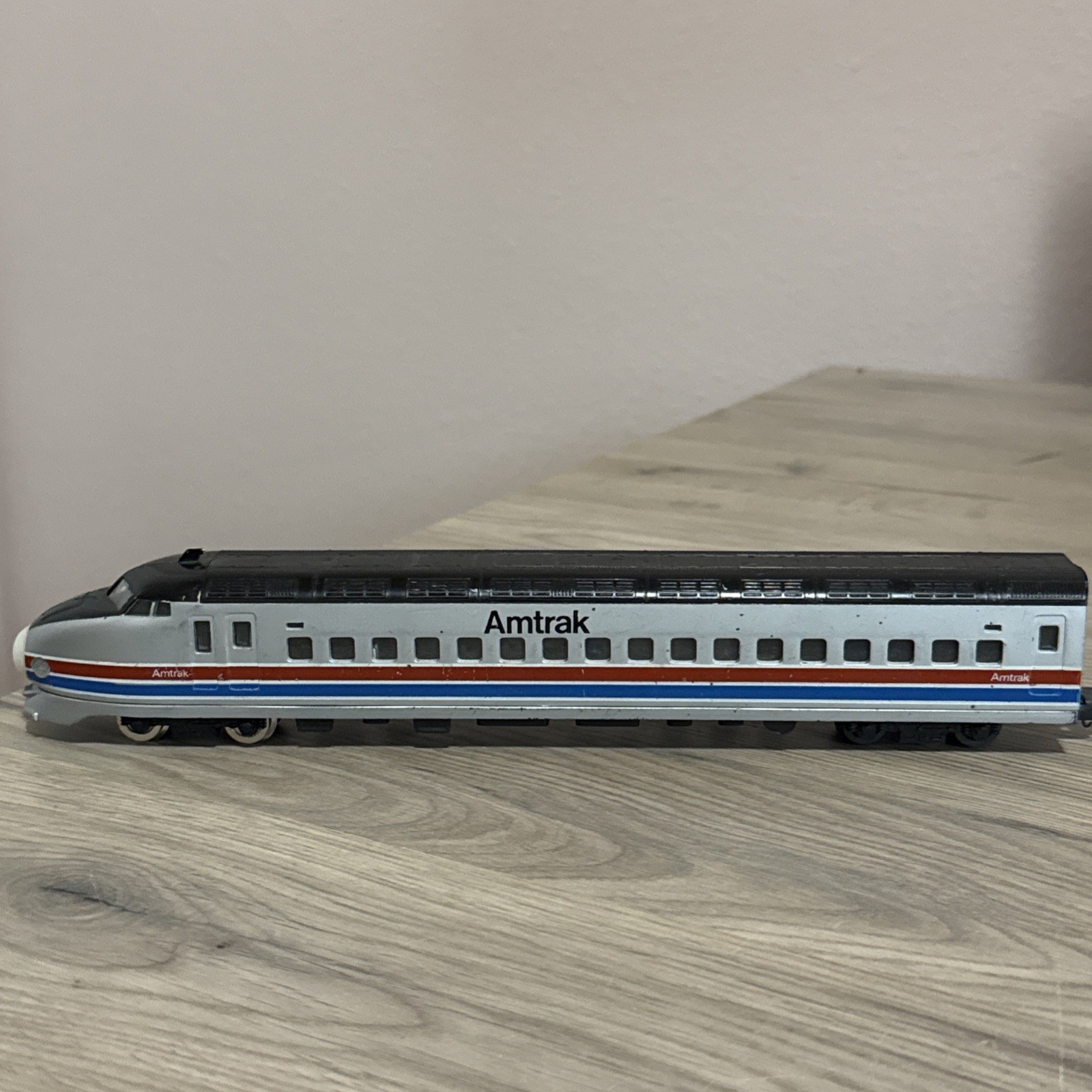 Model Power HO Scale Locomotive Amtrak Bullet Train1095 Dummy Playart Hong Kong