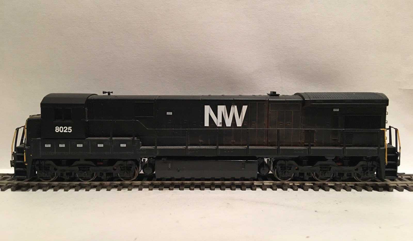 HO Atlas 8615 Norfolk & Western C30-7 Diesel Locomotive N&W #8025 DCC LokSOUND