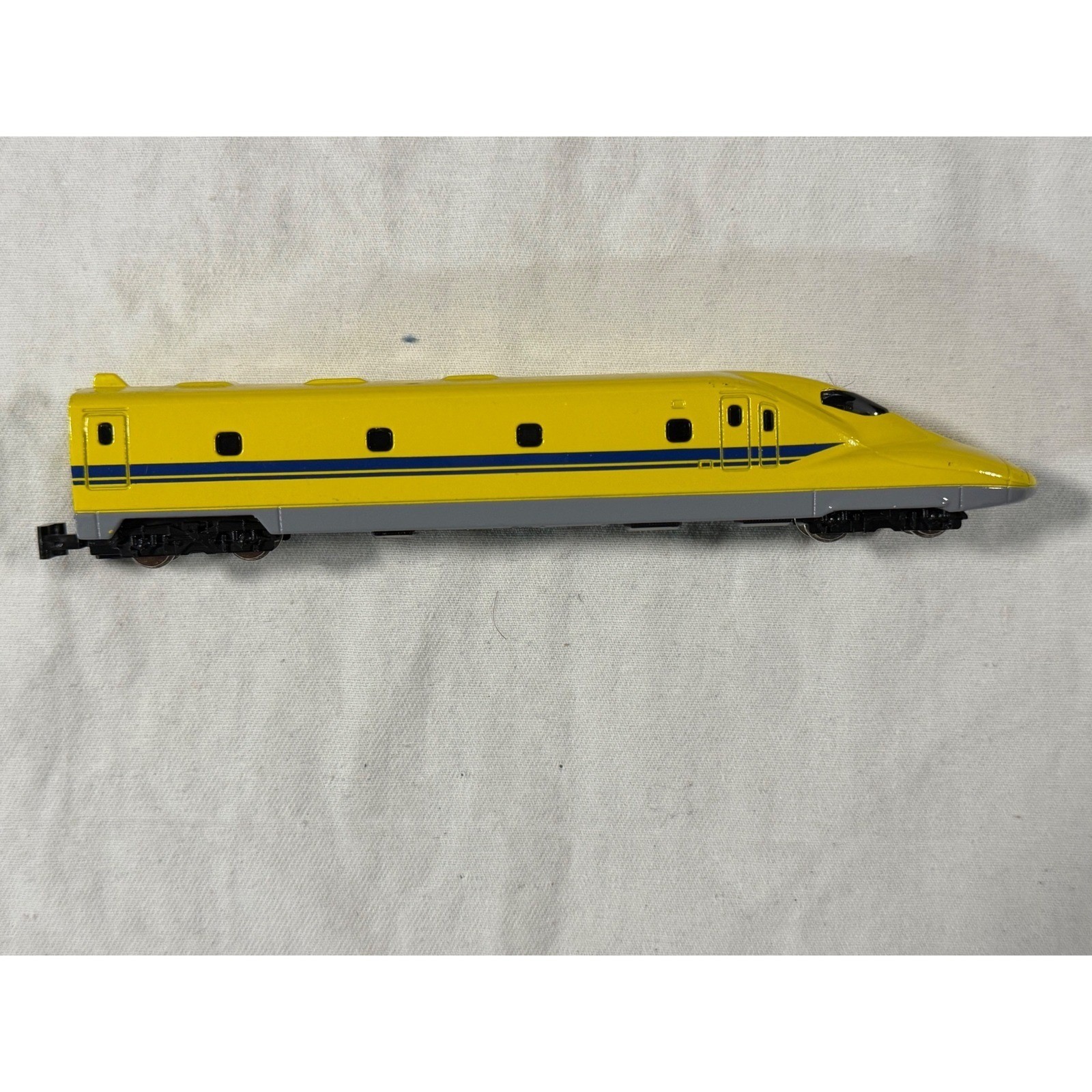Trane Shinkansen Doctor Yellow 923 Series Die-Cast Train Model Made in Japan