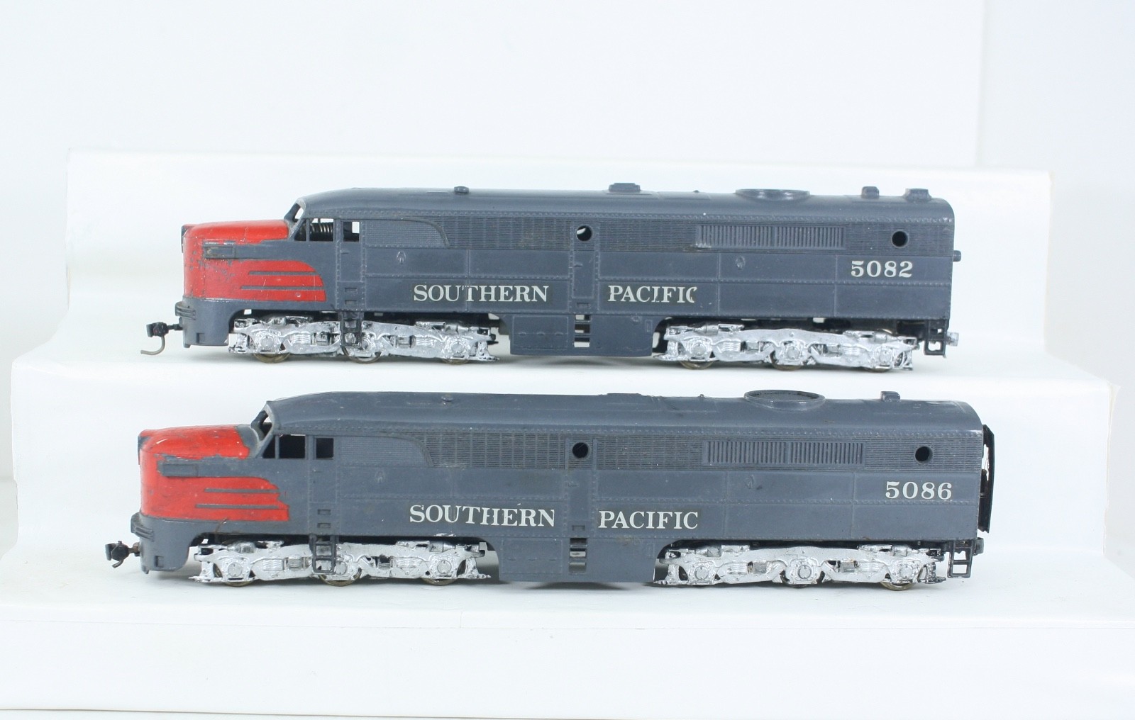 HO Scale Hobbytown of Boston PA A-A Southern Pacific Set 5082 5086