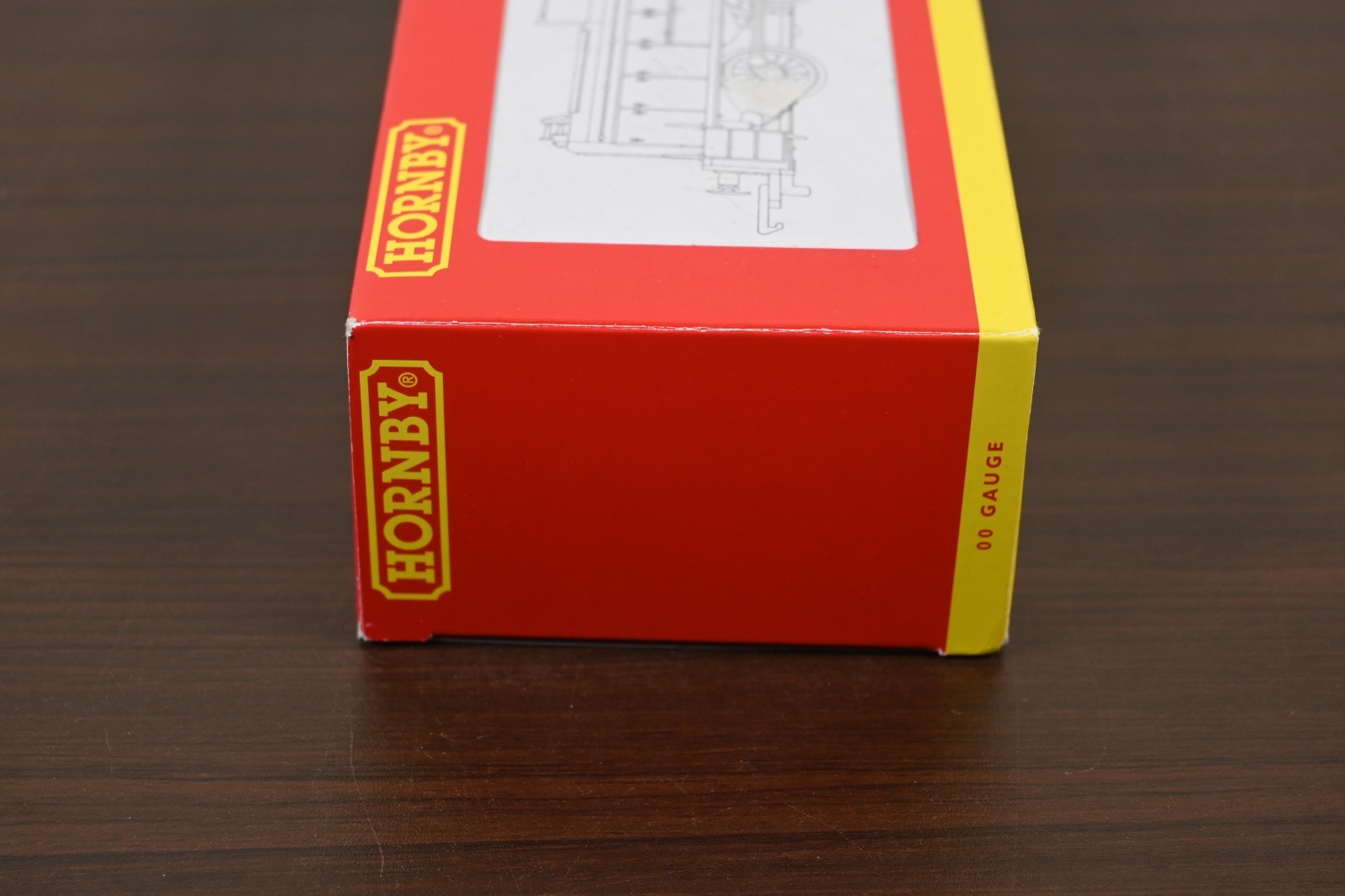 Hornby OO Gauge R2783 BR 0-4-0 Diesel: Class 06 Shunter Club Locomotive ‘06008’