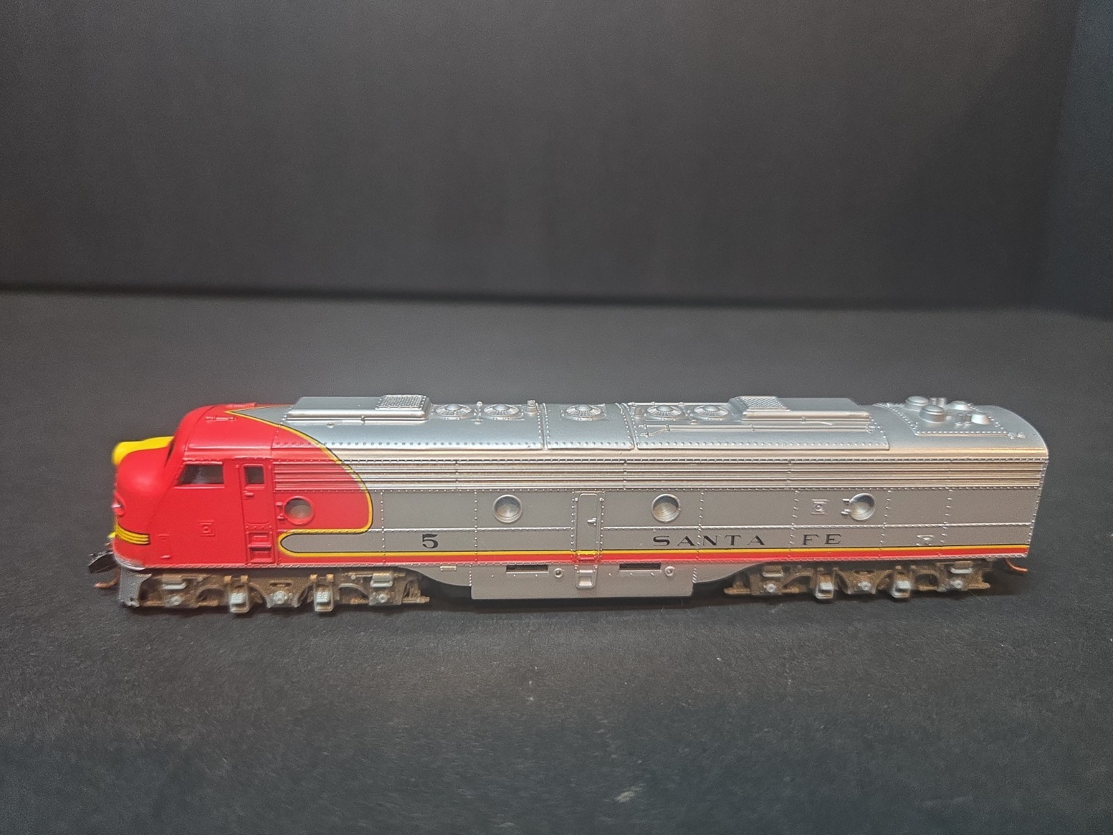 A1 Con-Cor N Scale Santa Fe Powered A Unit 0001-2724 See Details! US Seller