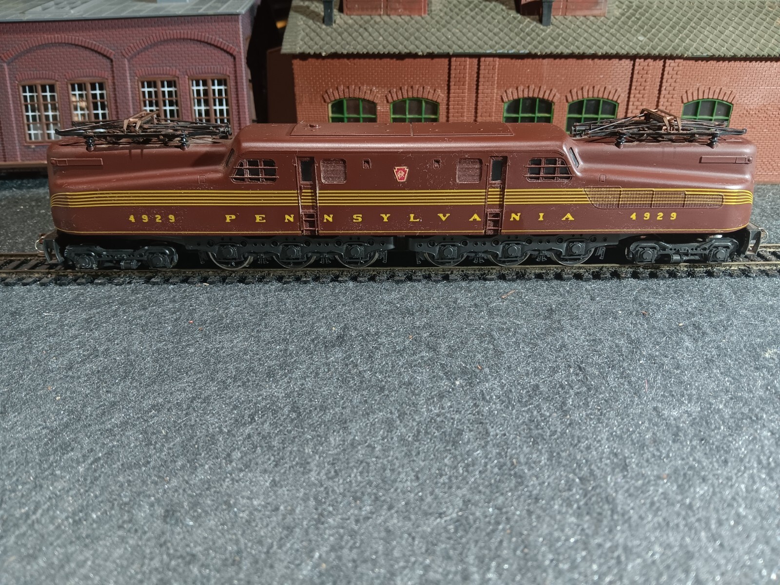 HO Rivarossi PRR GG-1 Cab 4929 Tuscan Red with Kadee Couplers, Plastic Box/Ln