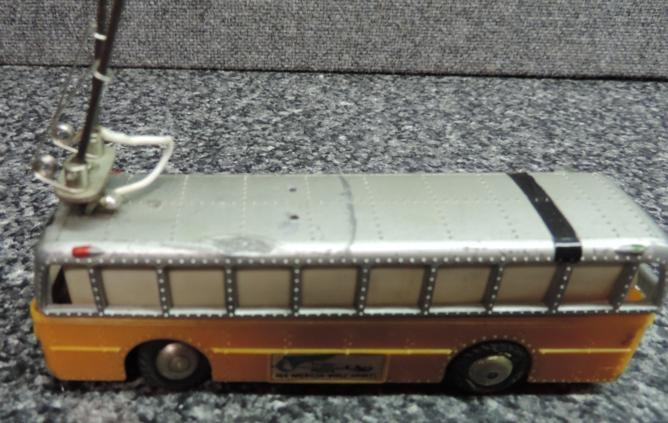 Japan Ho Scale Model Electric Trolley Bus Orange SIlver 2133 Not Working Parts