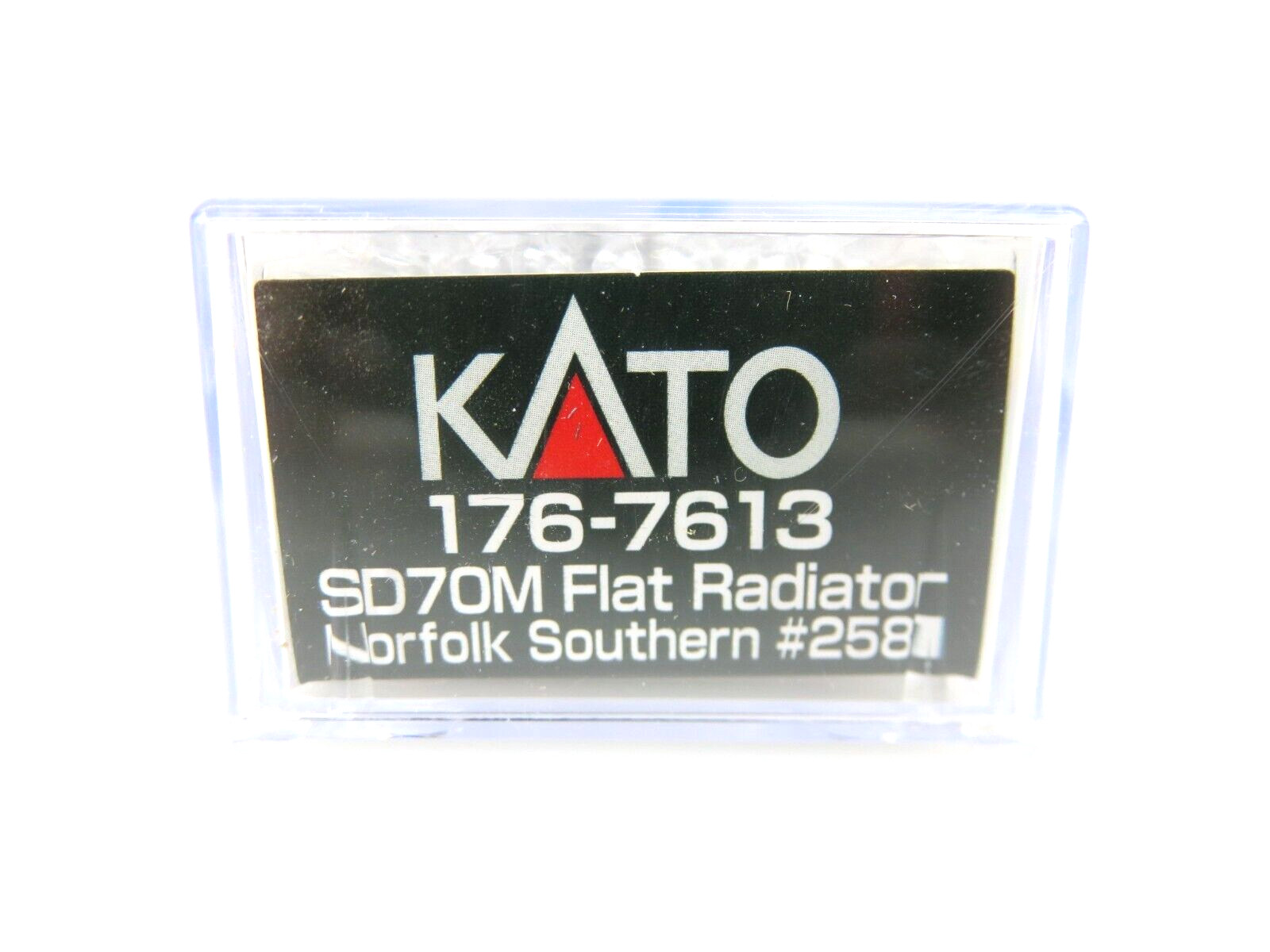 Kato 176-7613 N Scale NS Norfolk Southern EMD SD70M Diesel Locomotive #2581 NIB