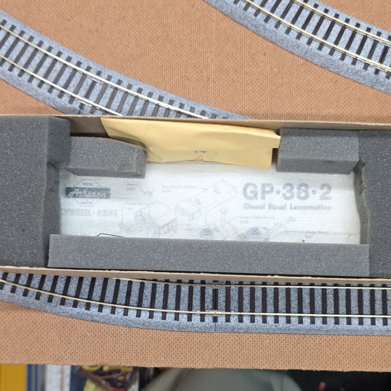 Athearn HO EMD GP38-2 Soo Line 4434 Diesel Locomotive DC Analog 4609