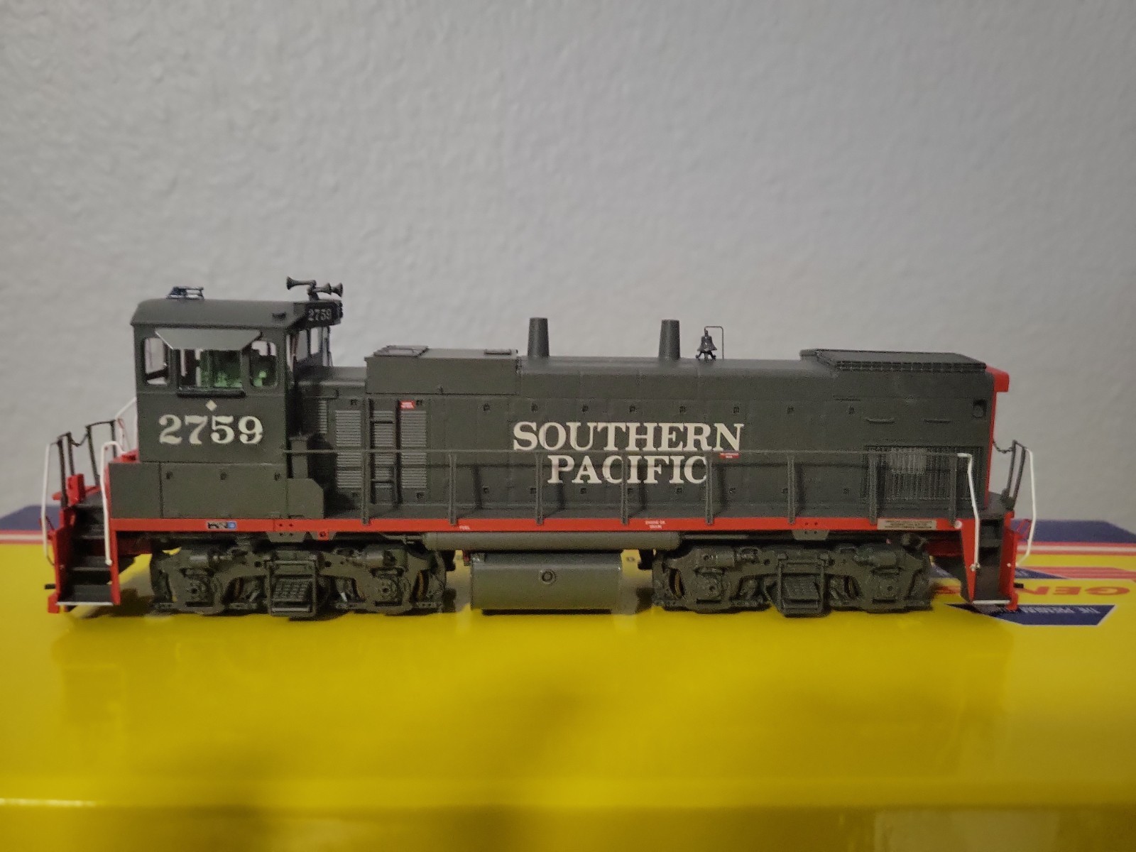 HO Scale Athearn Genesis Southern Pacific MP15AC #2759 DCC Ready